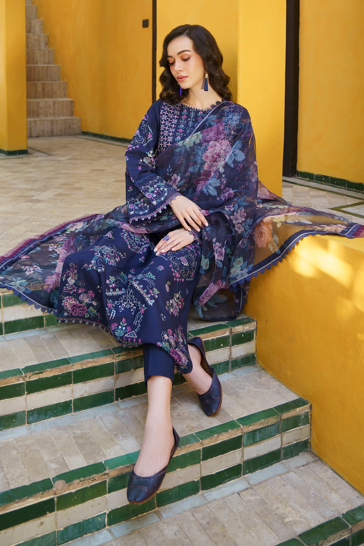 EMBROIDERED LAWN UF-570