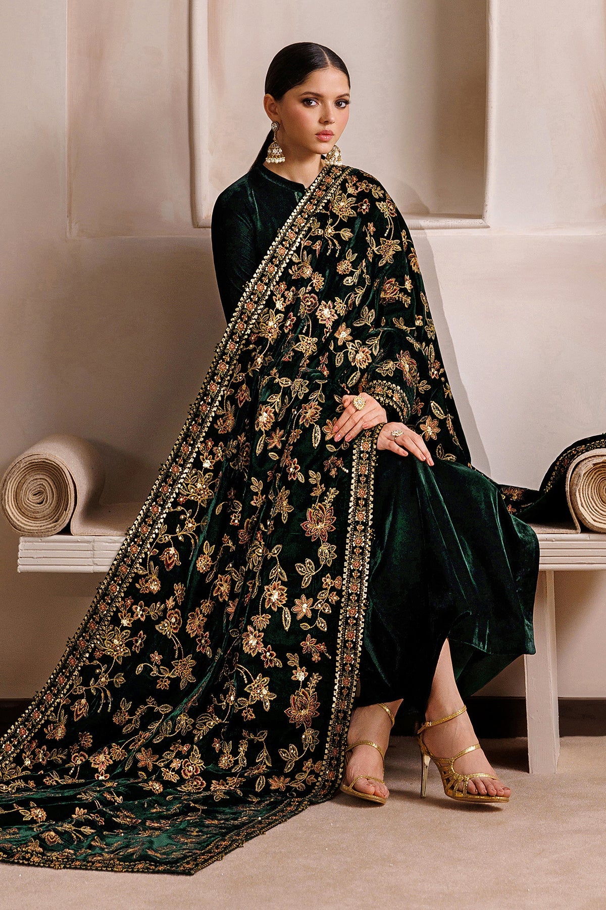 EMBROIDERED VELVET SHAWL VS-68