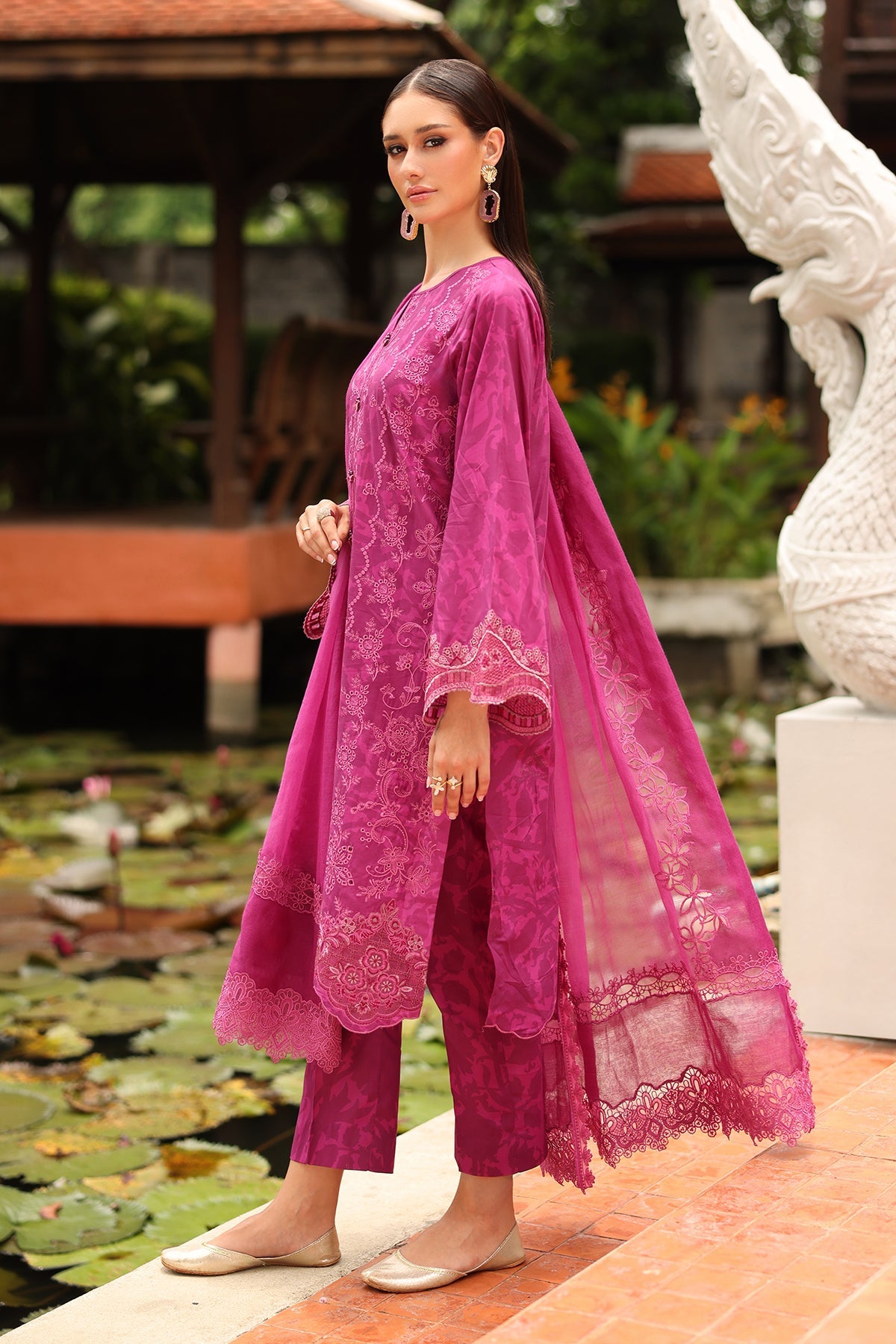 EMBROIDERED LAWN UF-4254
