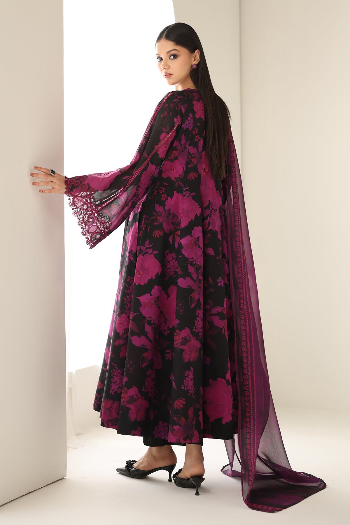 EMBROIDERED LAWN UF-4174