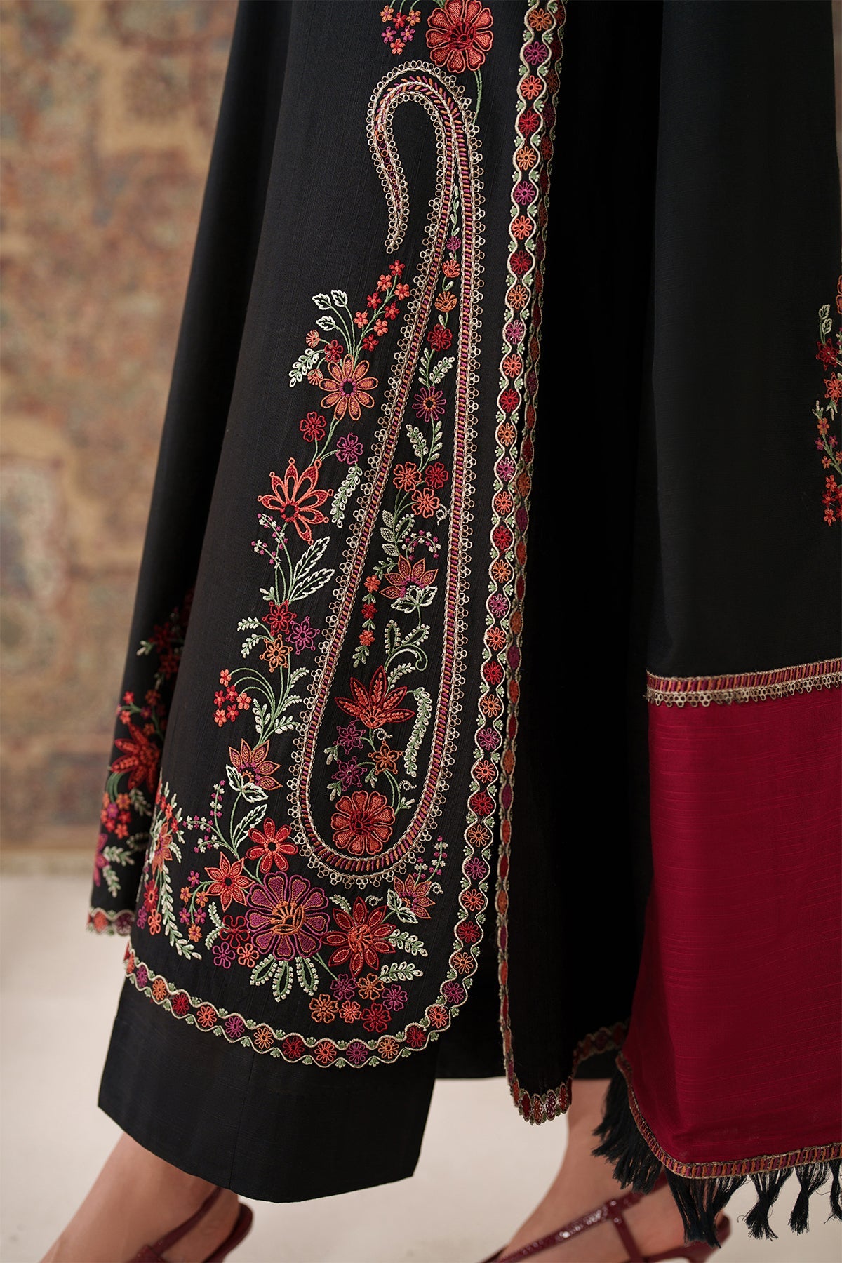 EMBROIDERED KHADDAR SF-4346