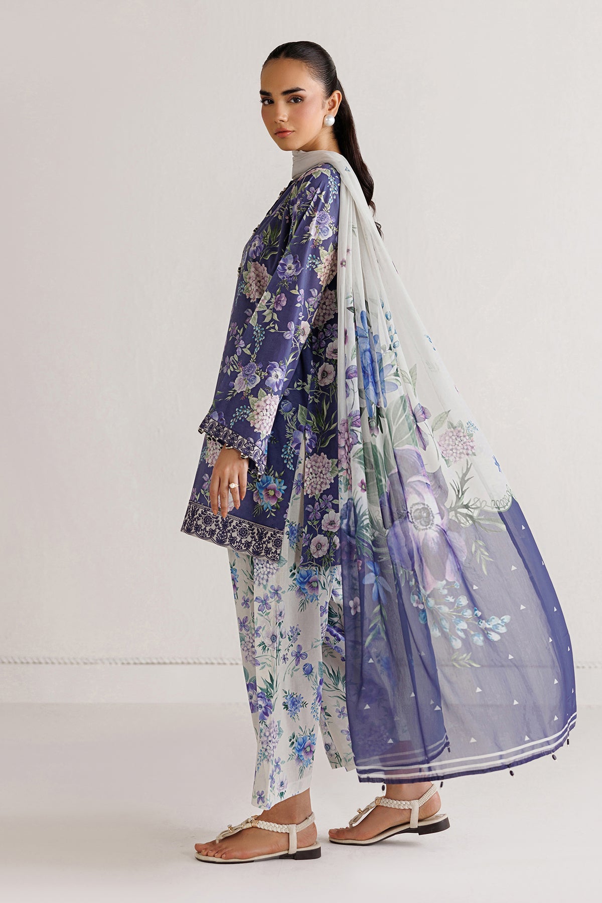 EMBROIDERED LAWN UF-4496