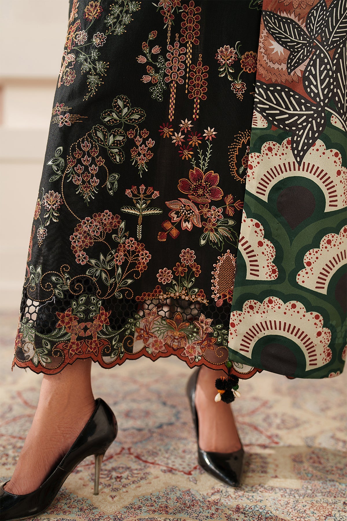 EMBROIDERED KHADDAR SF-4349