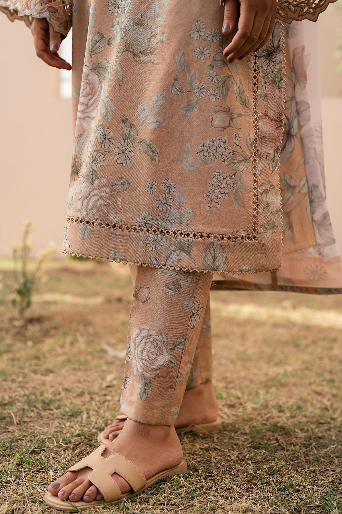 EMBROIDERED PRINTED LAWN UF-597