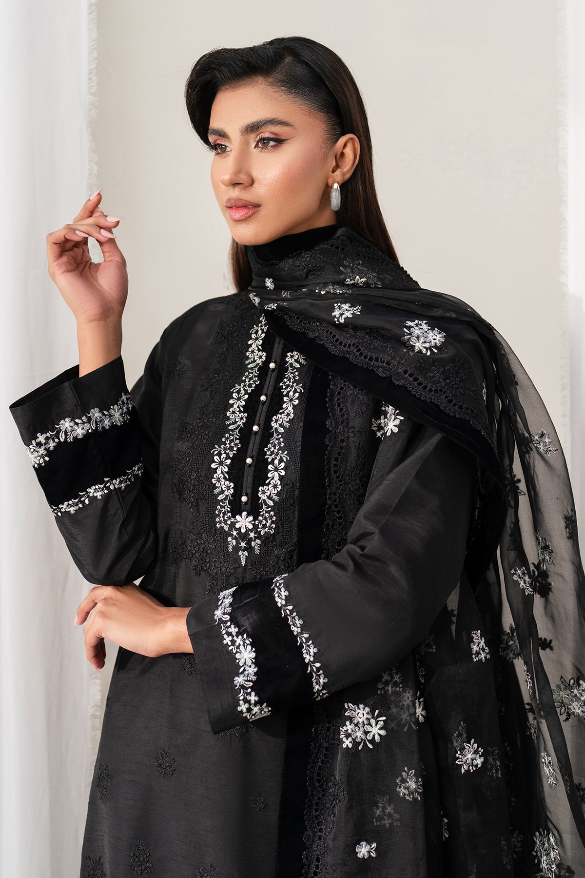 EMBROIDERED RAW SILK SF-4137