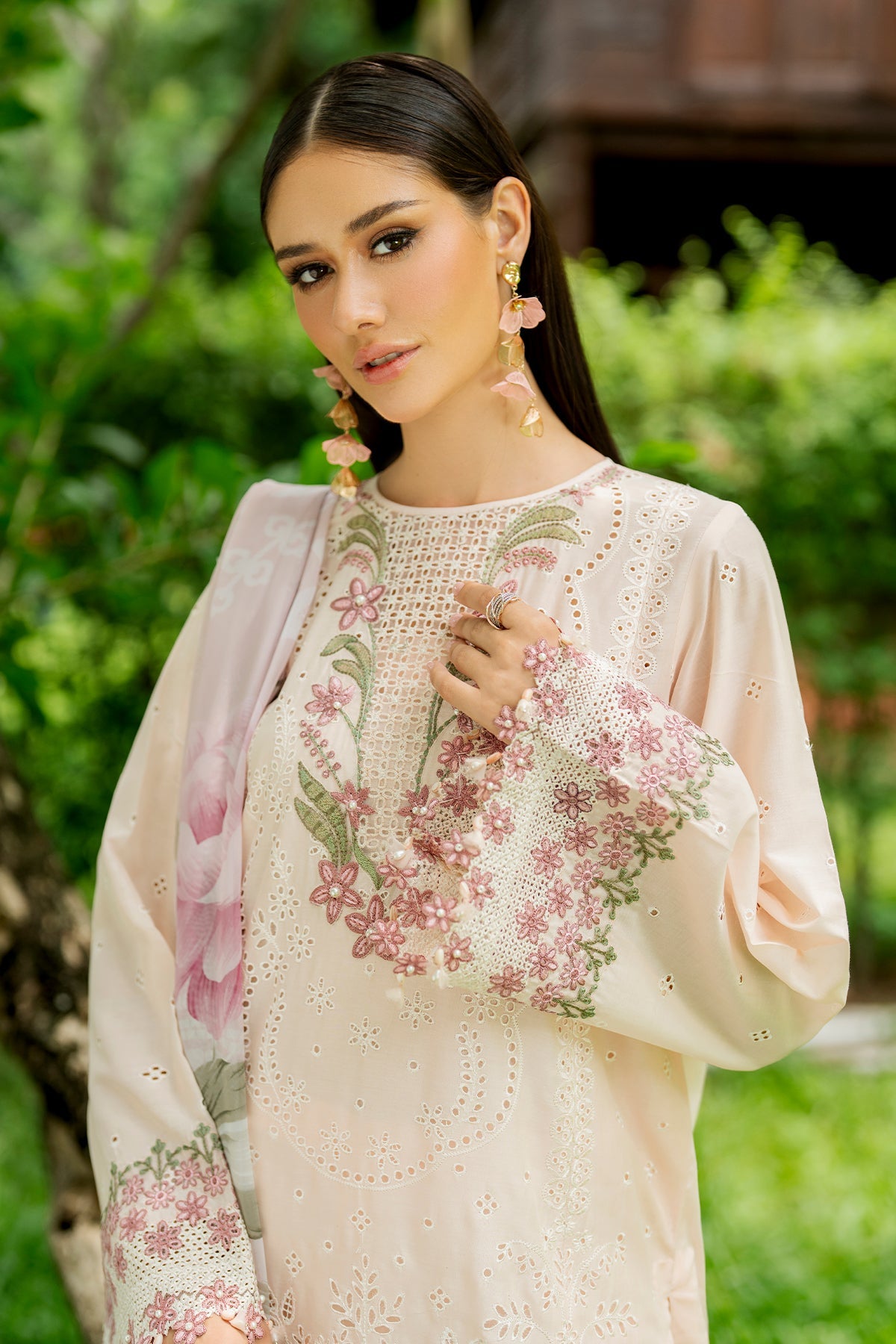 EMBROIDERED LAWN UF-4272