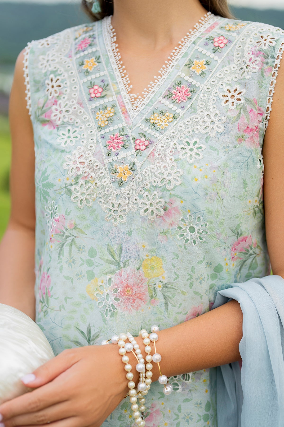 EMBROIDERED LAWN SF-4217