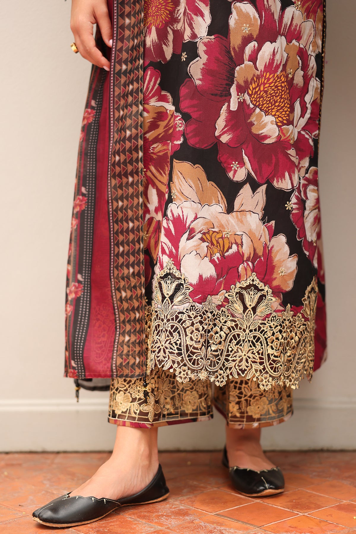 EMBROIDERED PRINTED LAWN SF-4255