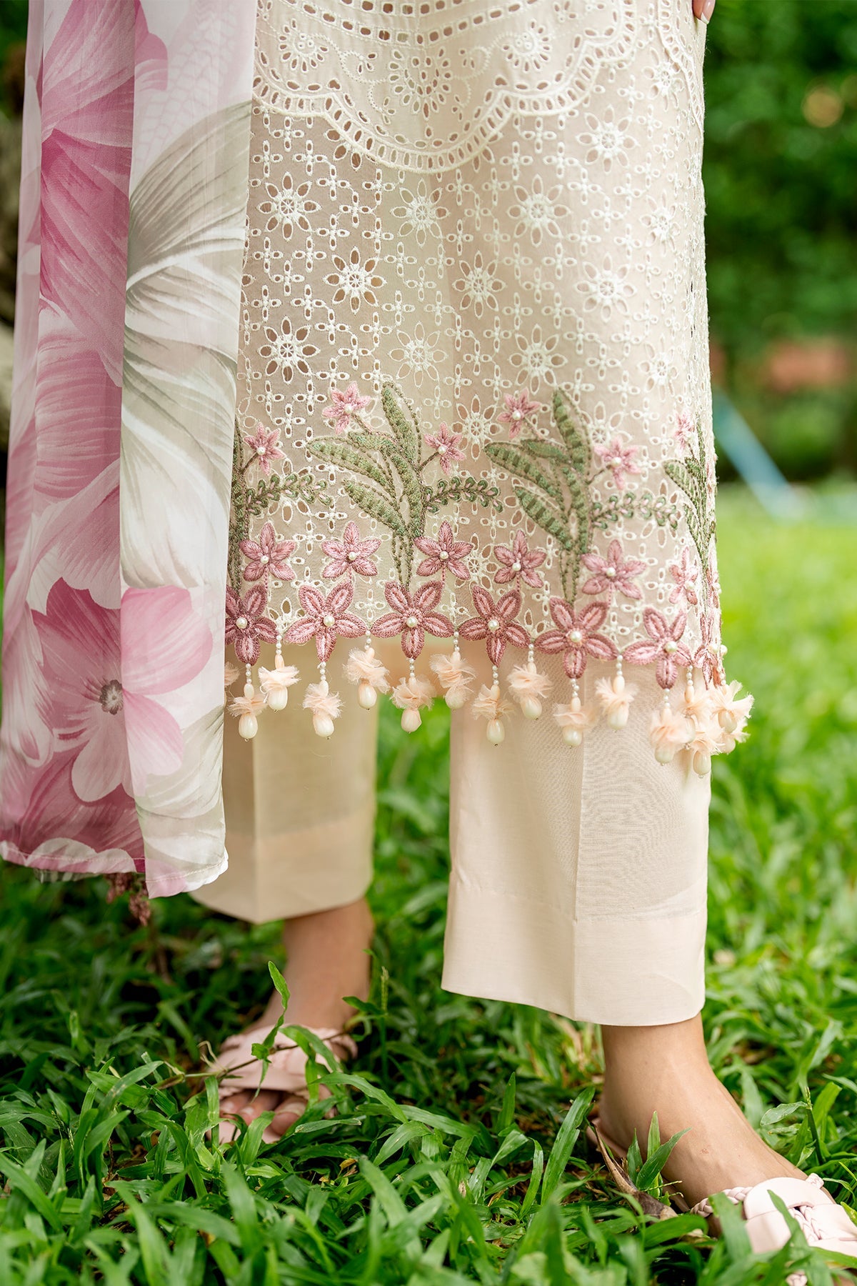 EMBROIDERED LAWN SF-4272