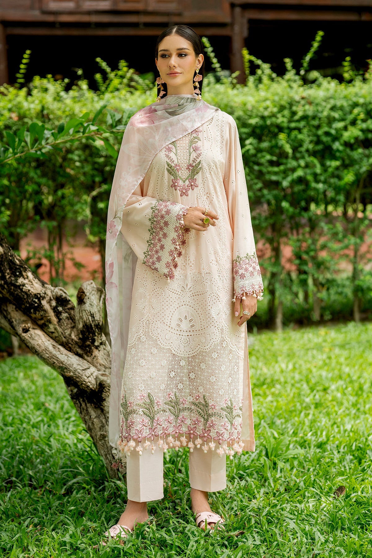 EMBROIDERED LAWN SF-4272