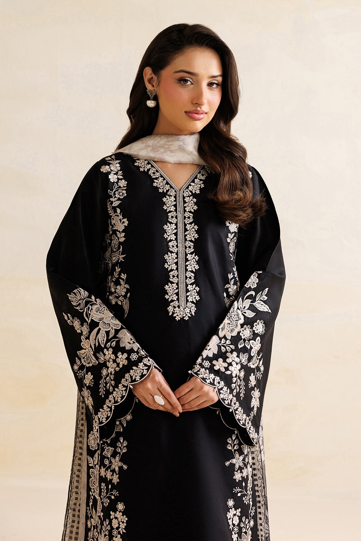 EMBROIDERED LAWN UF-4471