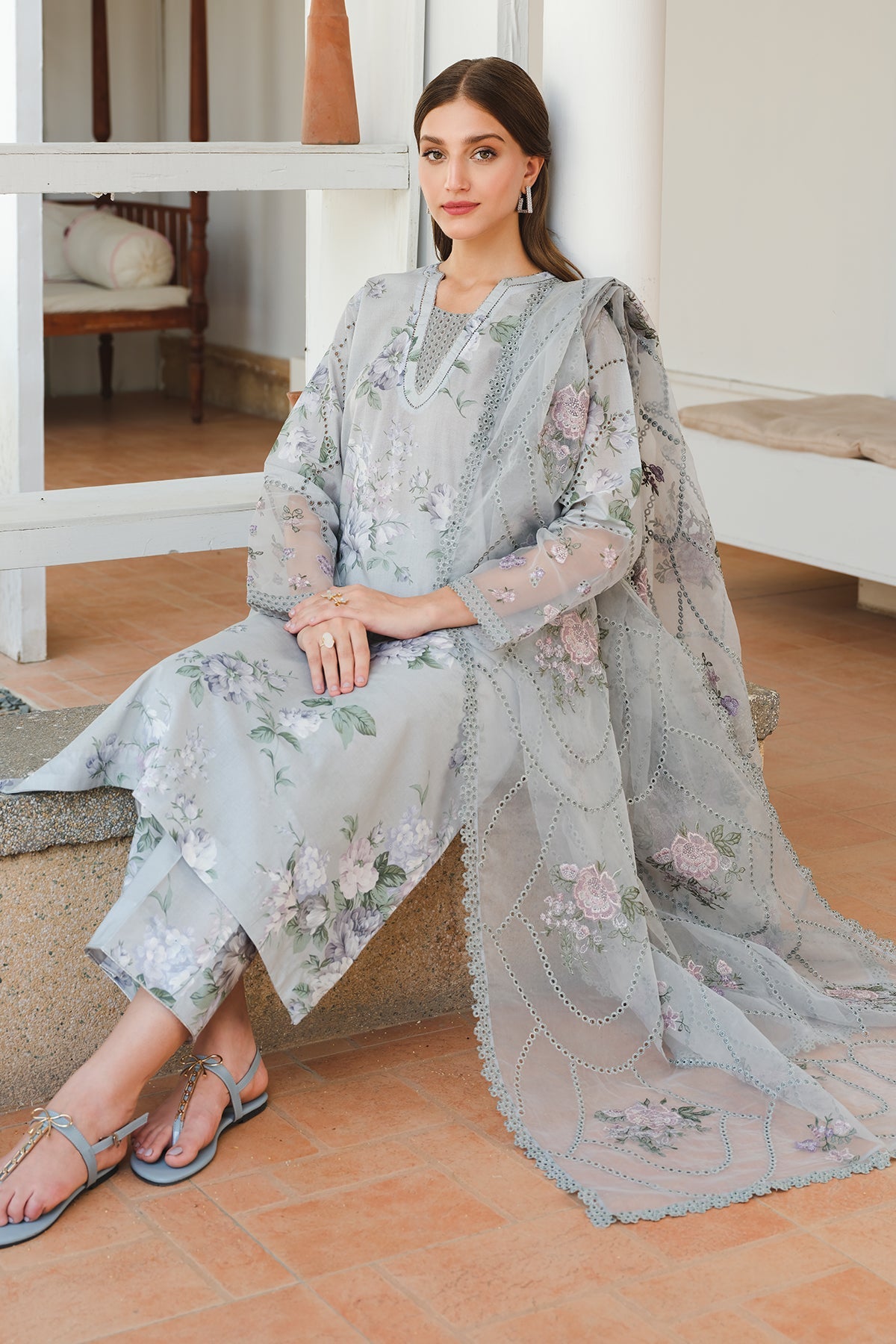 EMBROIDERED LAWN UF-651