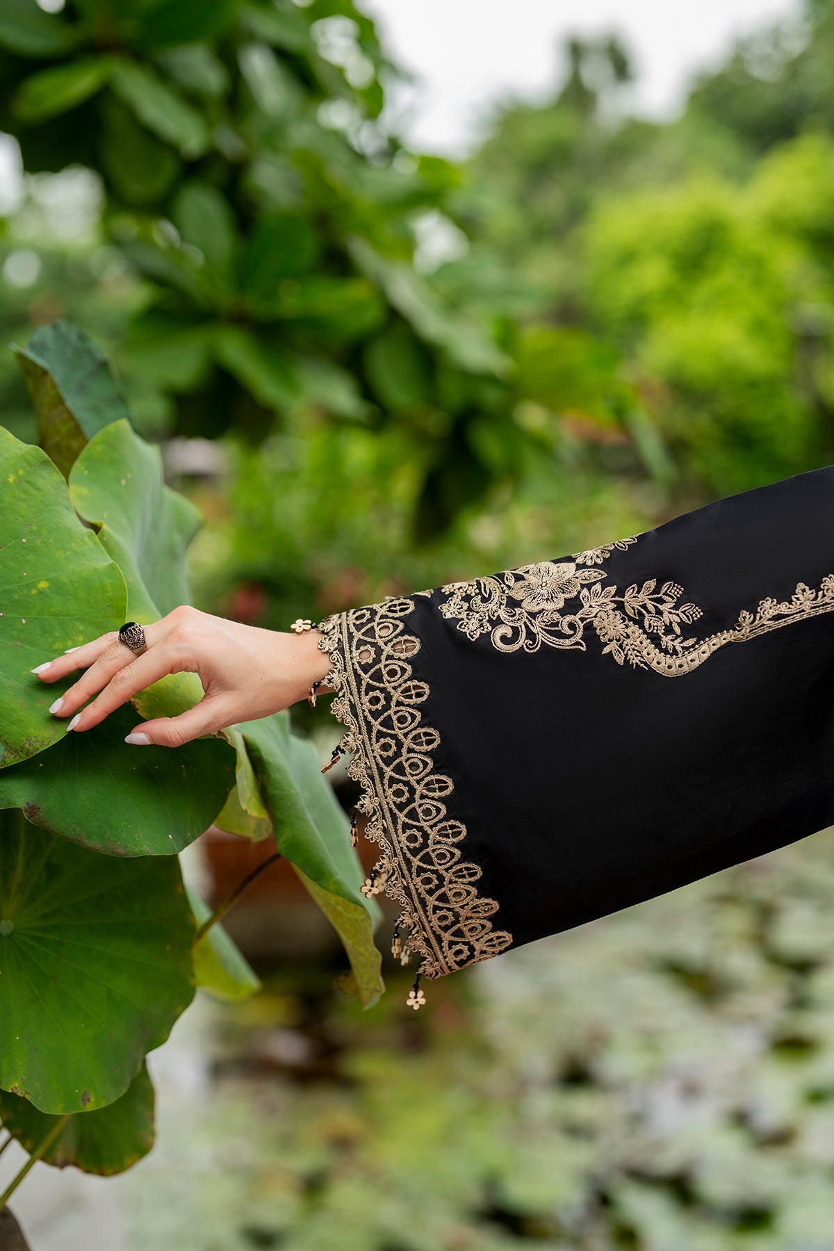 EMBROIDERED LAWN SF-4201