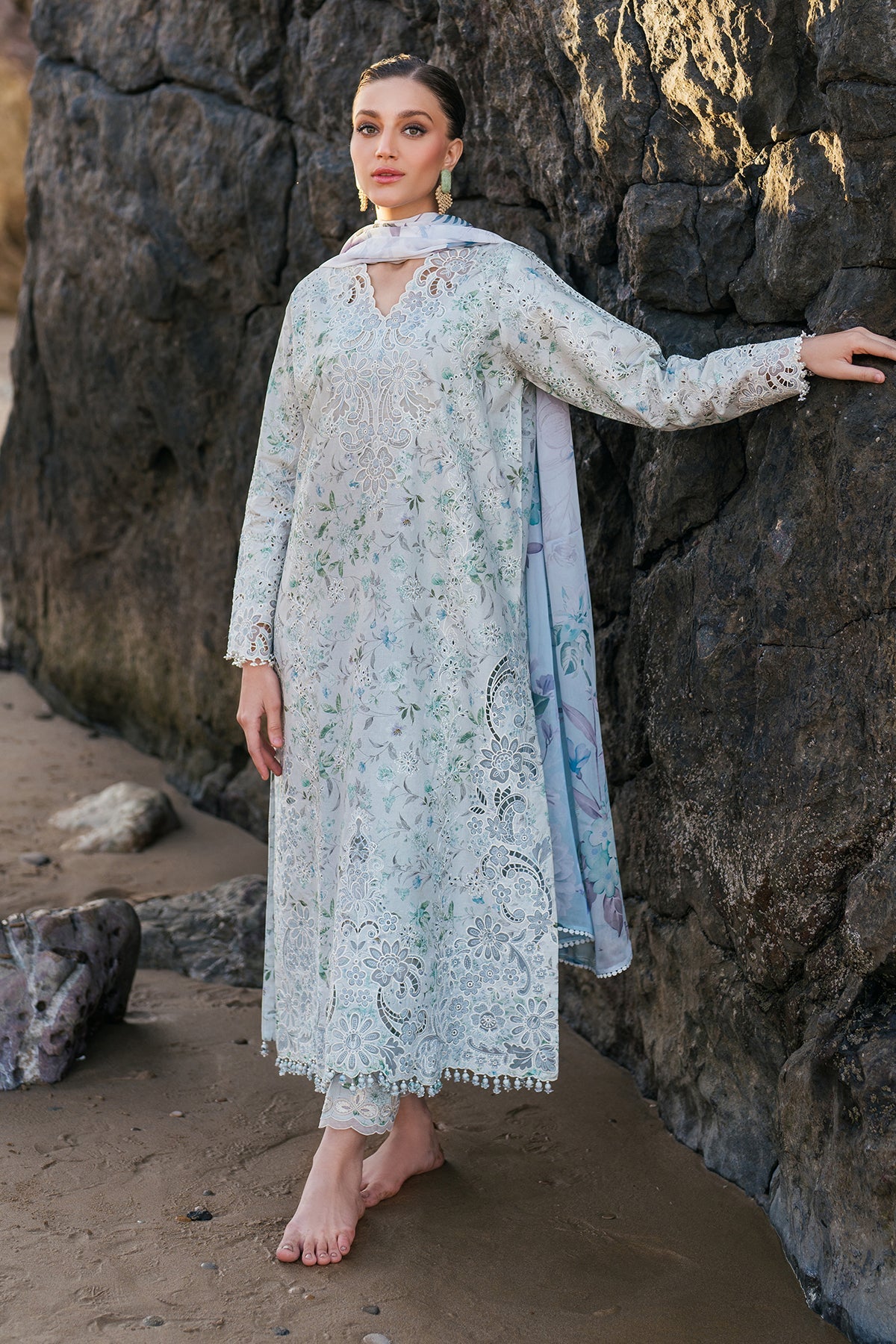 EMBROIDERED PRINTED LAWN SF-4129 STITCHED / M