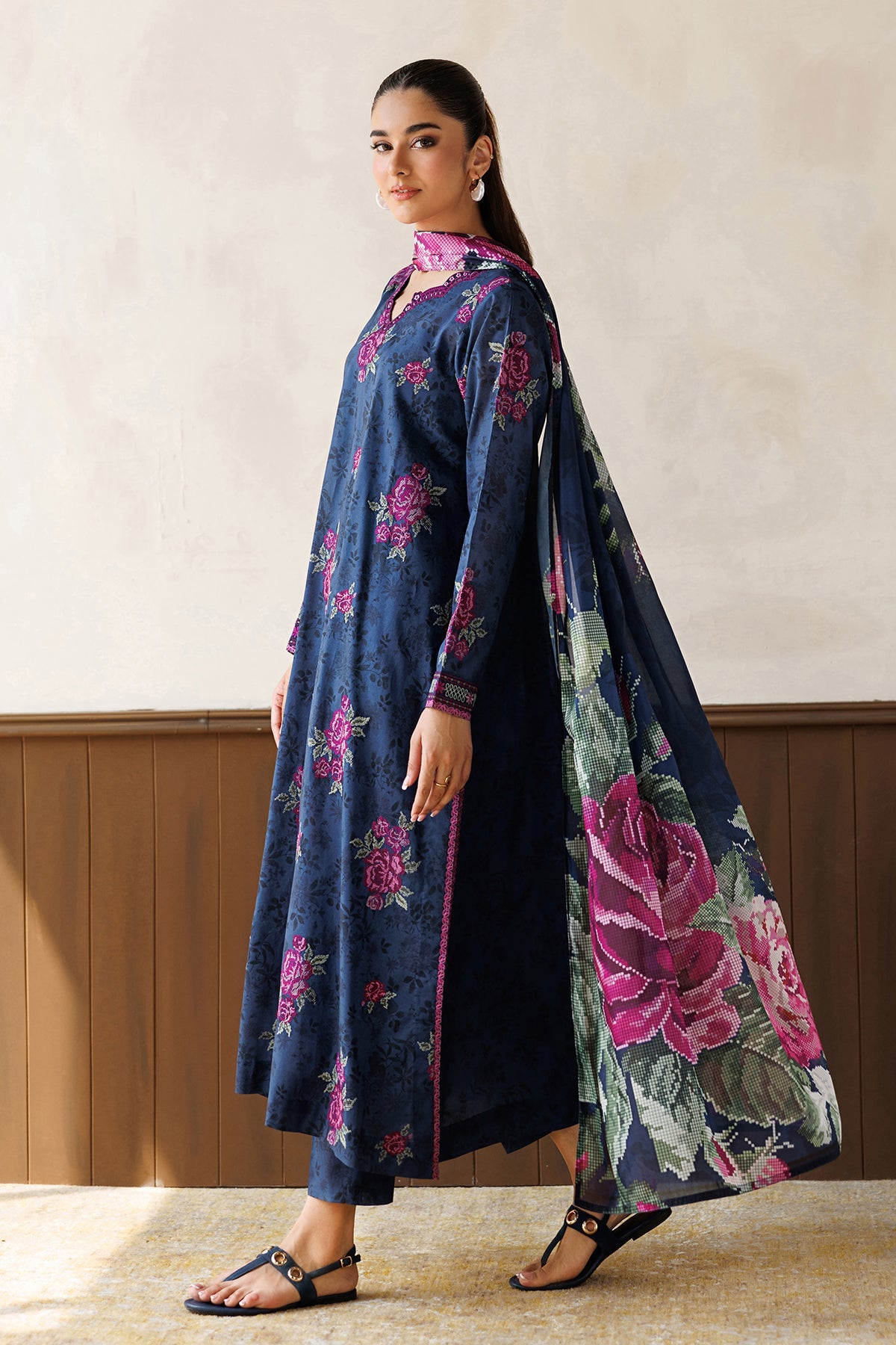 EMBROIDERED LAWN UF-4497