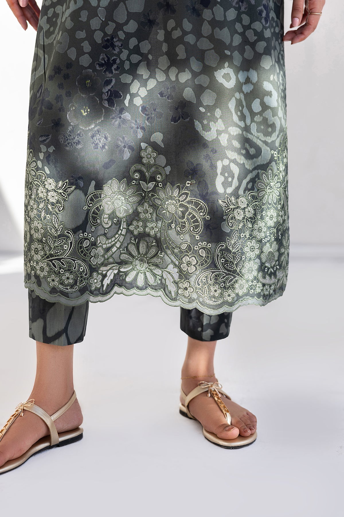 EMBROIDERED LAWN SF-4454