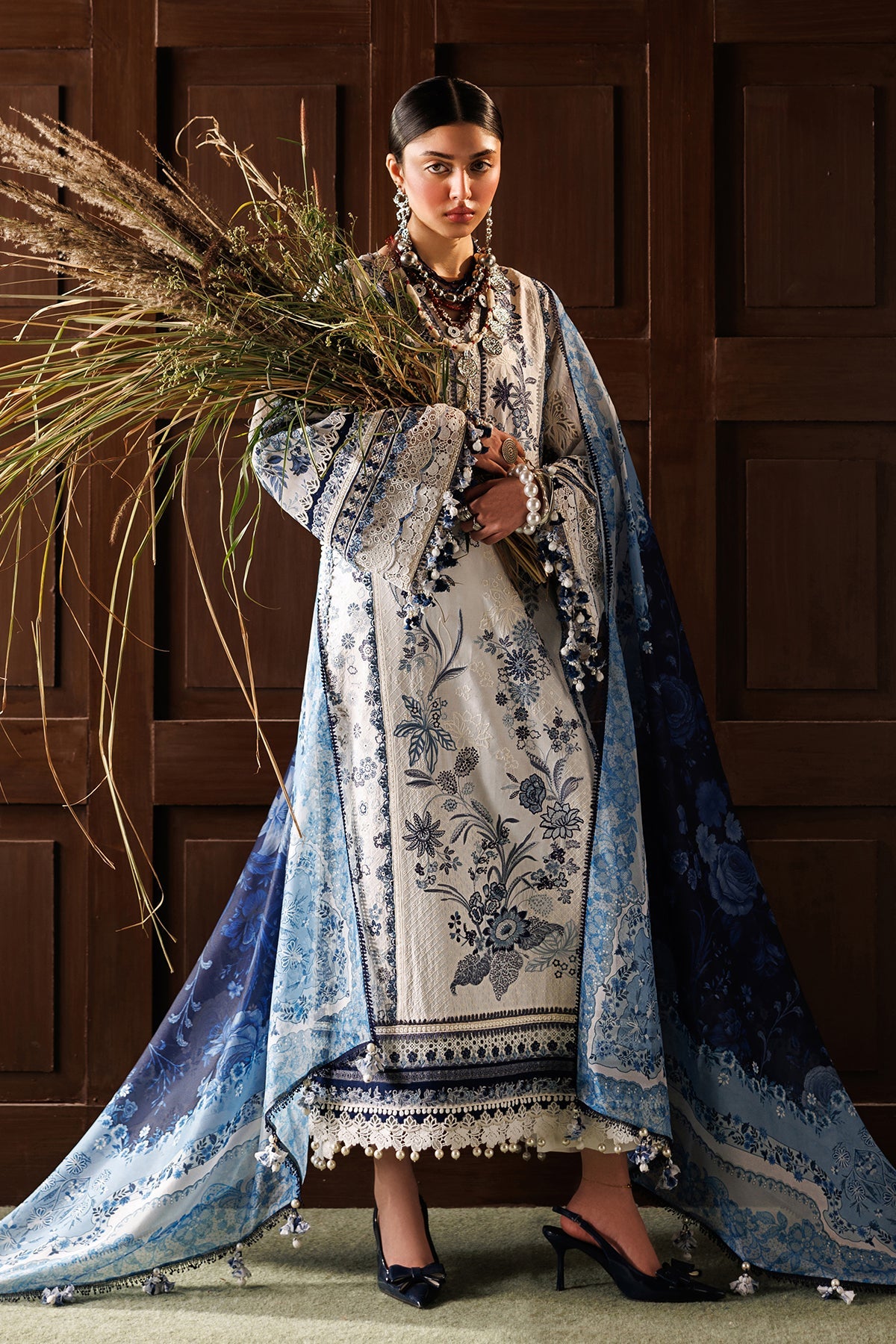 EMBROIDERED LAWN EL26-D06 STITCHED
