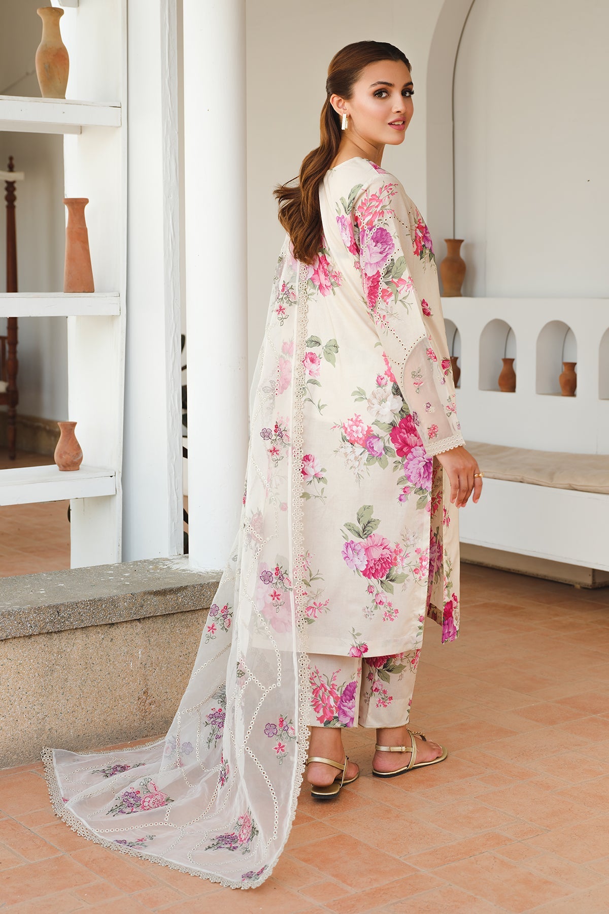 EMBROIDERED LAWN UF-652