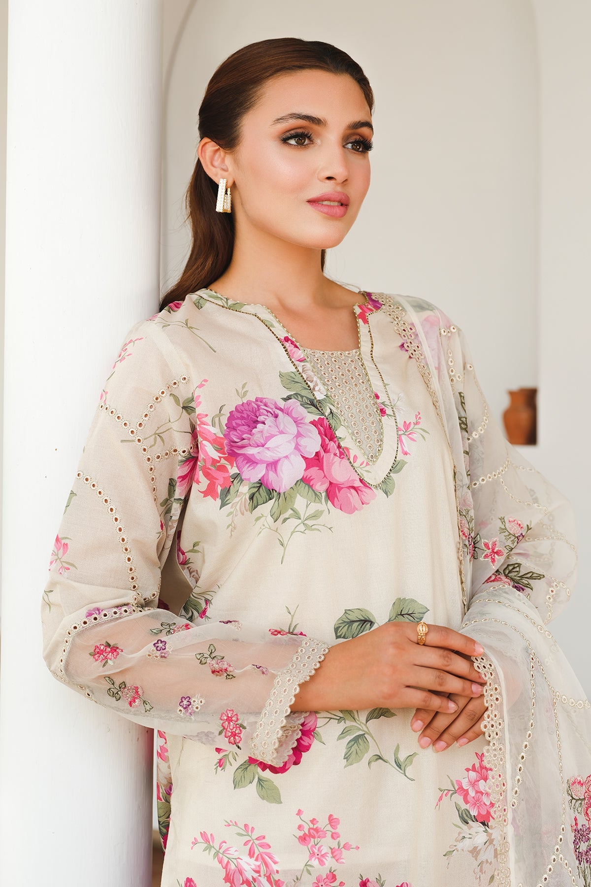 EMBROIDERED LAWN UF-652