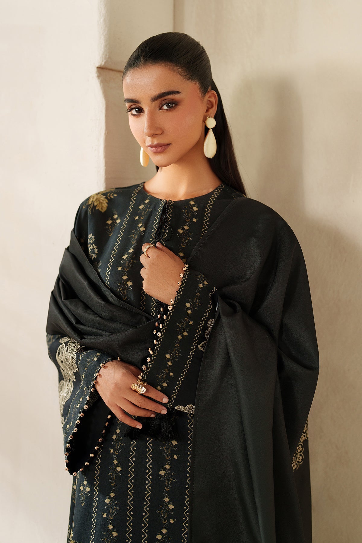EMBROIDERED KHADDAR UF-4332