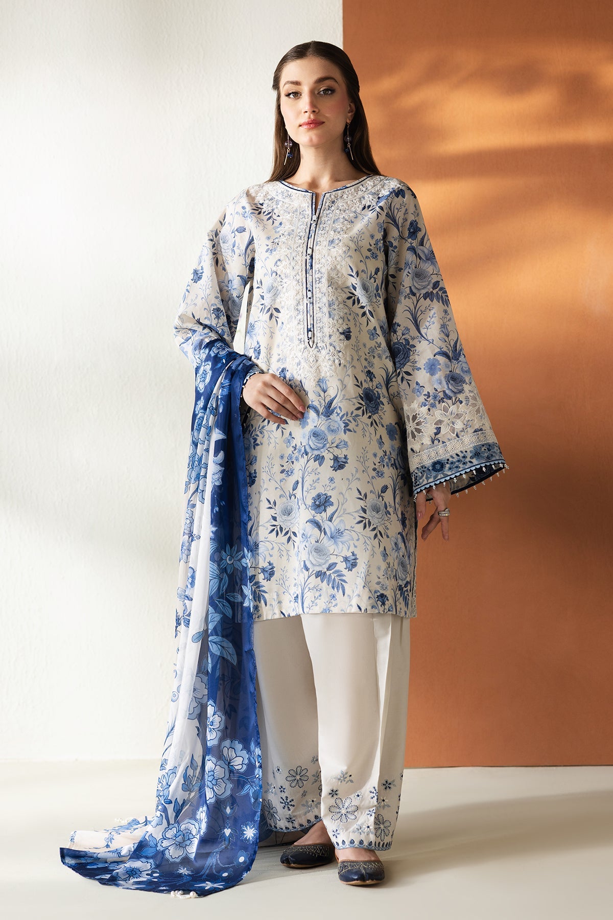 EMBROIDERED LAWN SF-4429