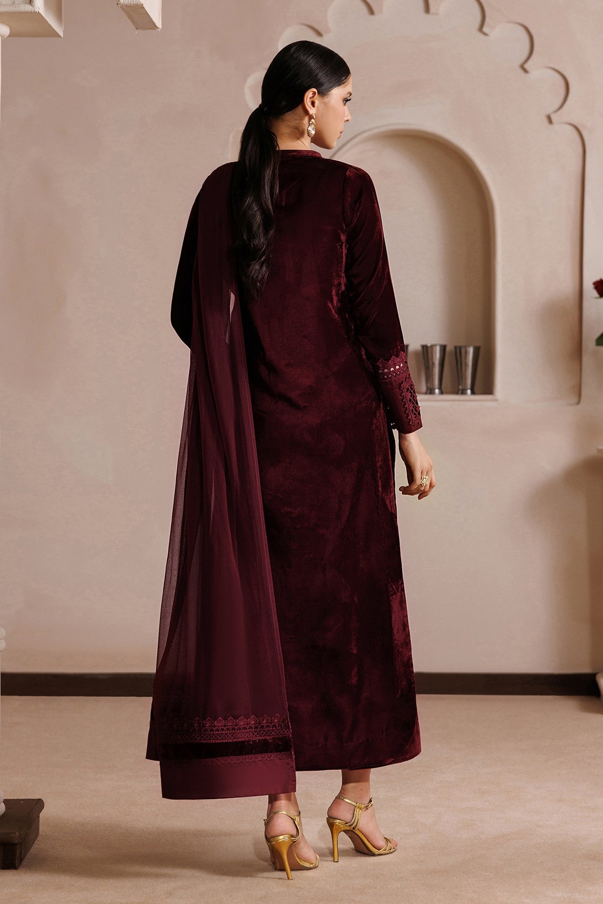EMBROIDERED VELVET EN-1386