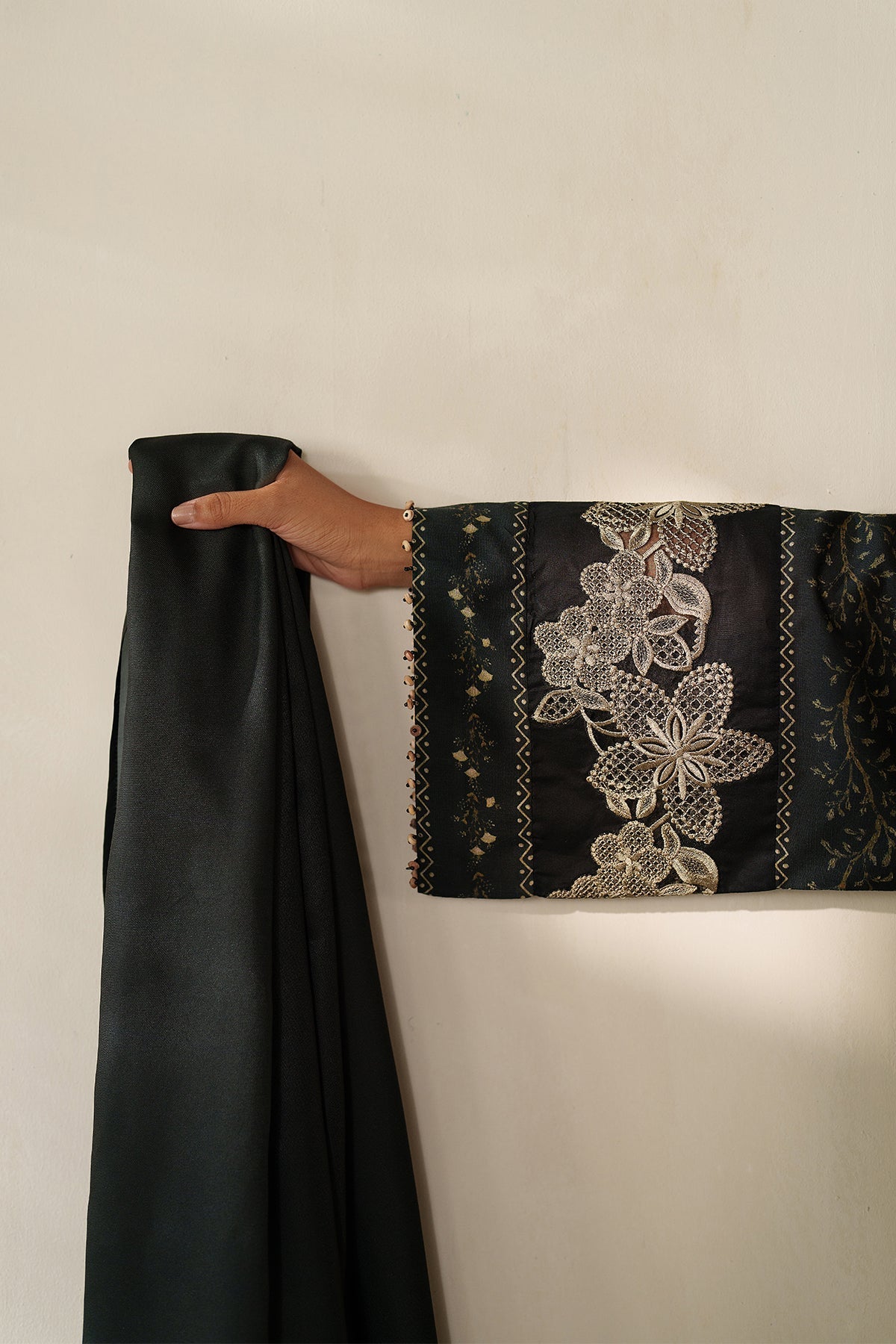 EMBROIDERED KHADDAR UF-4332