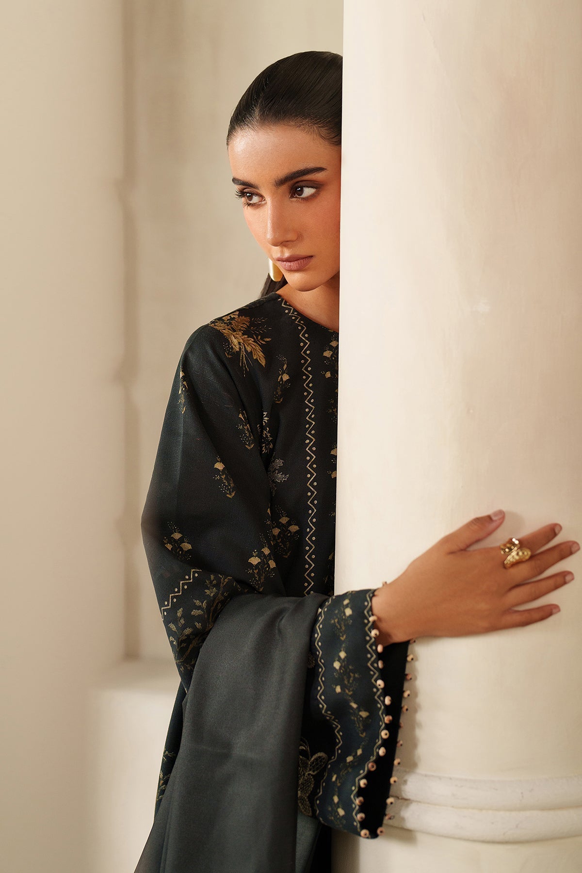EMBROIDERED KHADDAR UF-4332