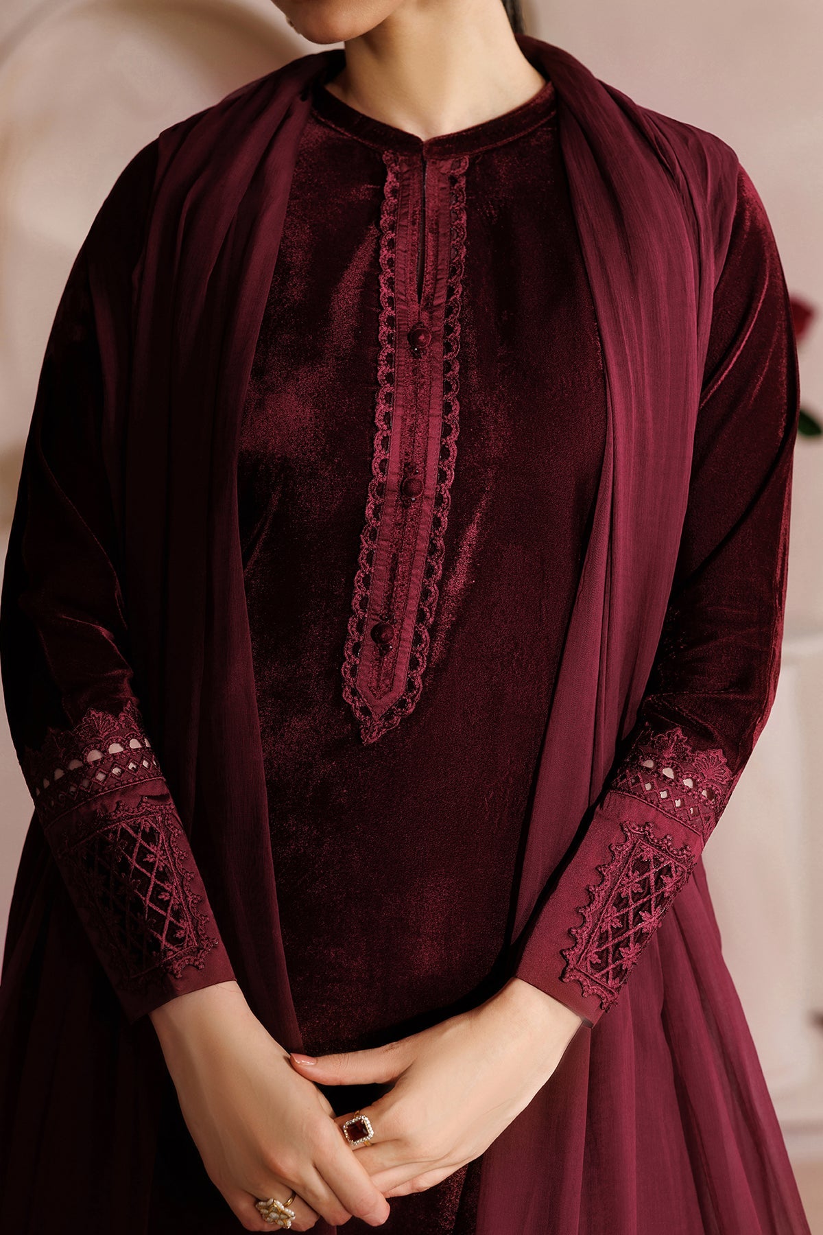 EMBROIDERED VELVET EN-1386