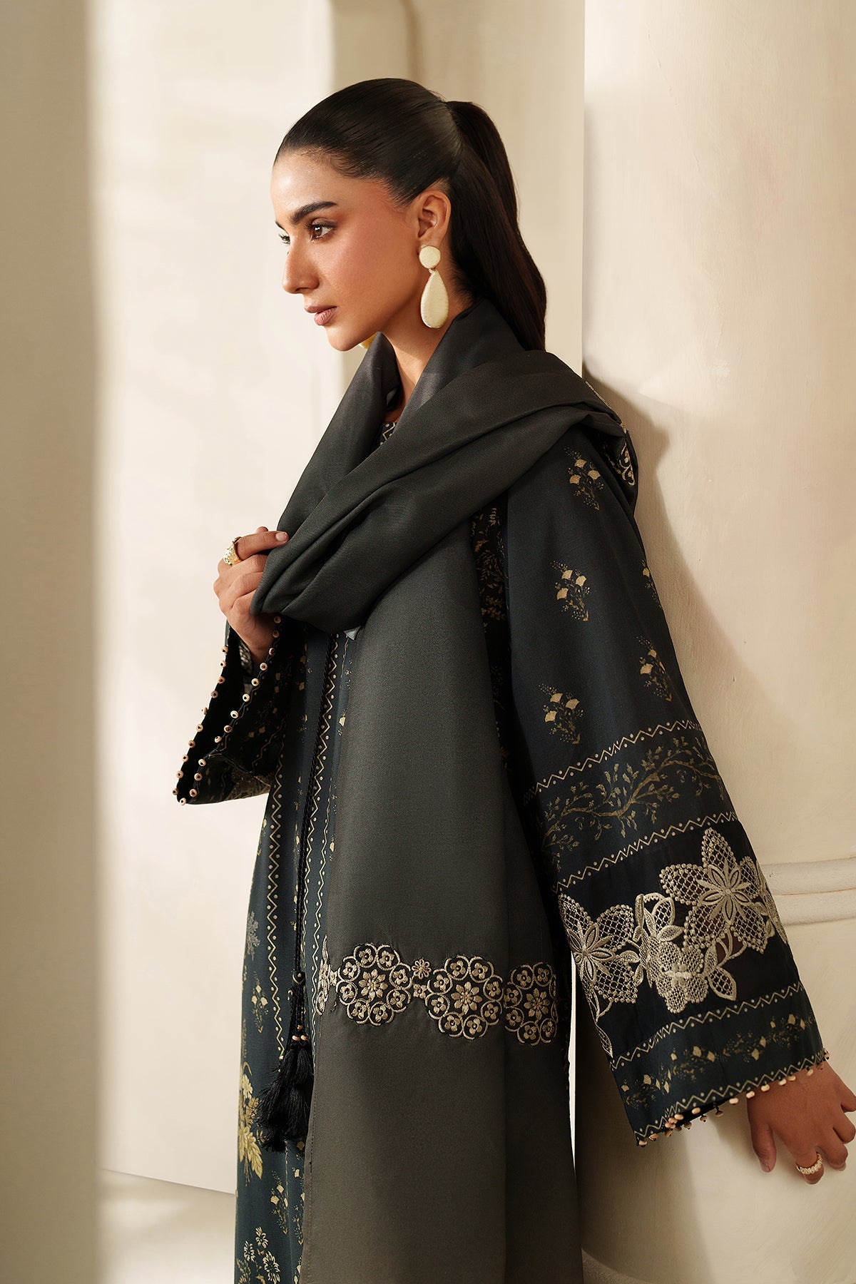 EMBROIDERED KHADDAR UF-4332