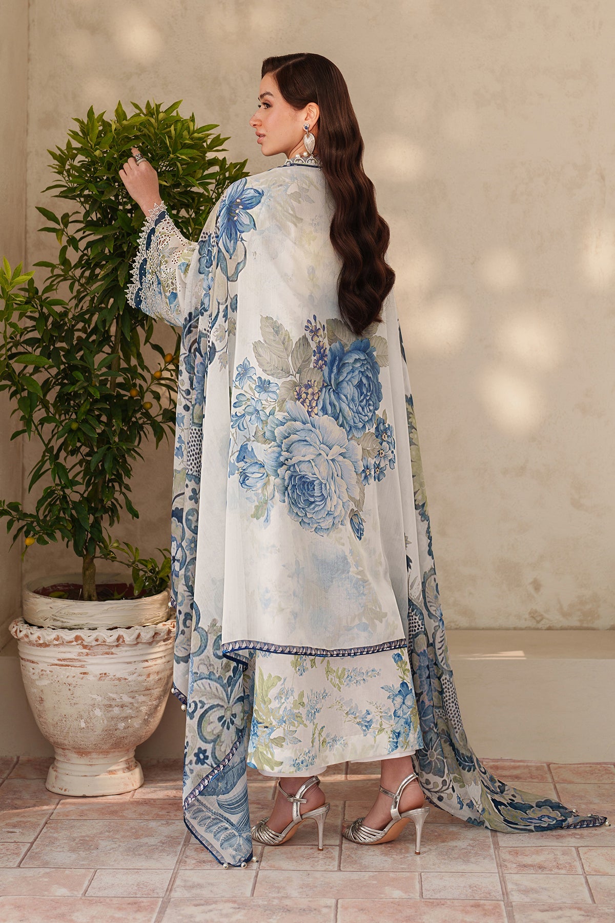 EMBROIDERED LAWN UF-4401