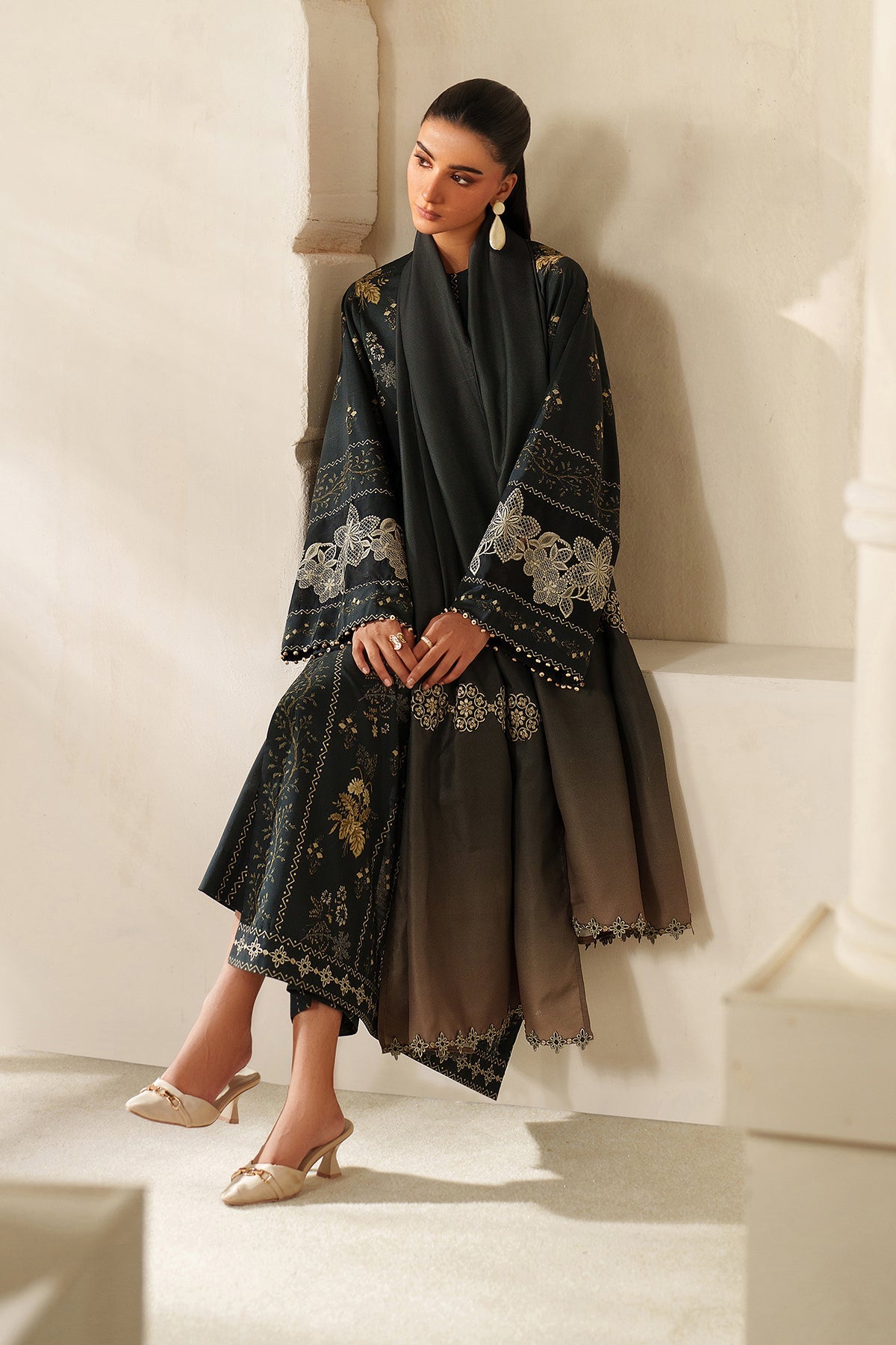 EMBROIDERED KHADDAR UF-4332