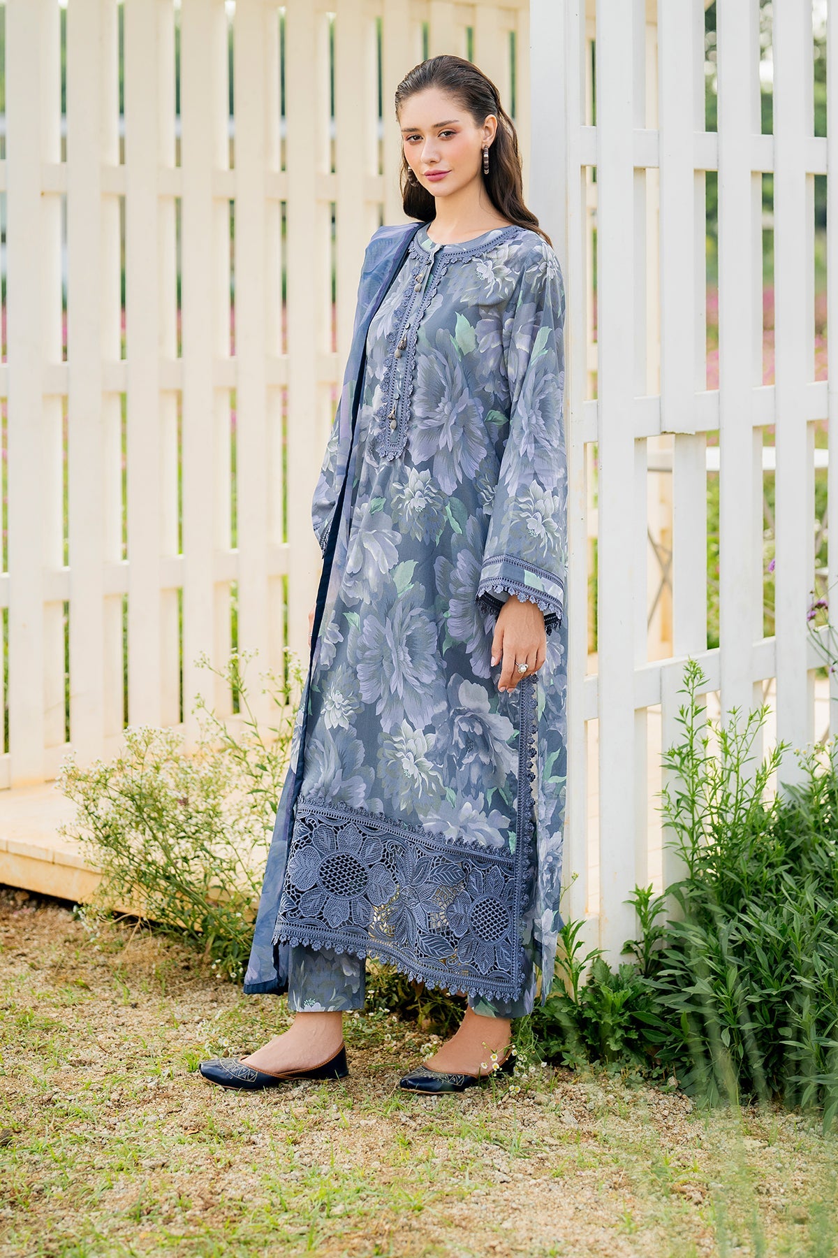 EMBROIDERED LAWN SF-4219