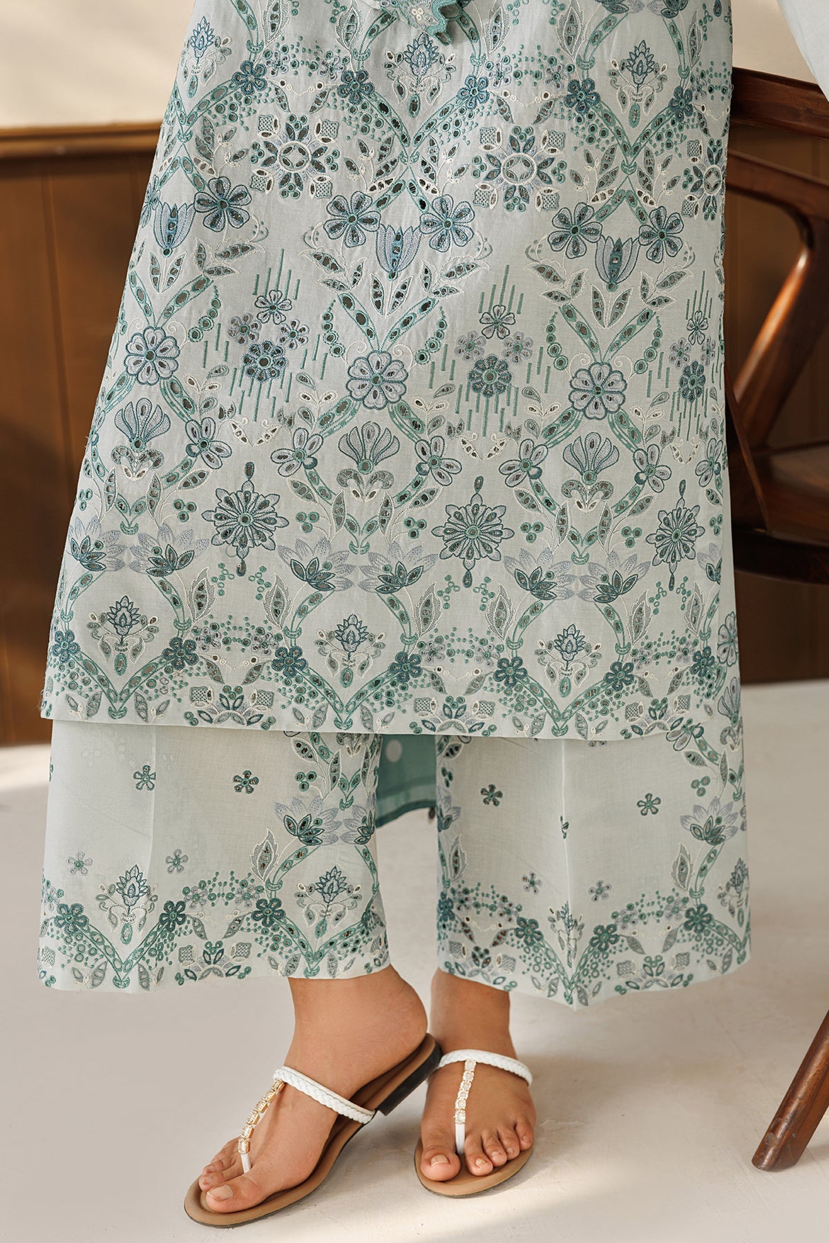 EMBROIDERED LAWN UF-4503