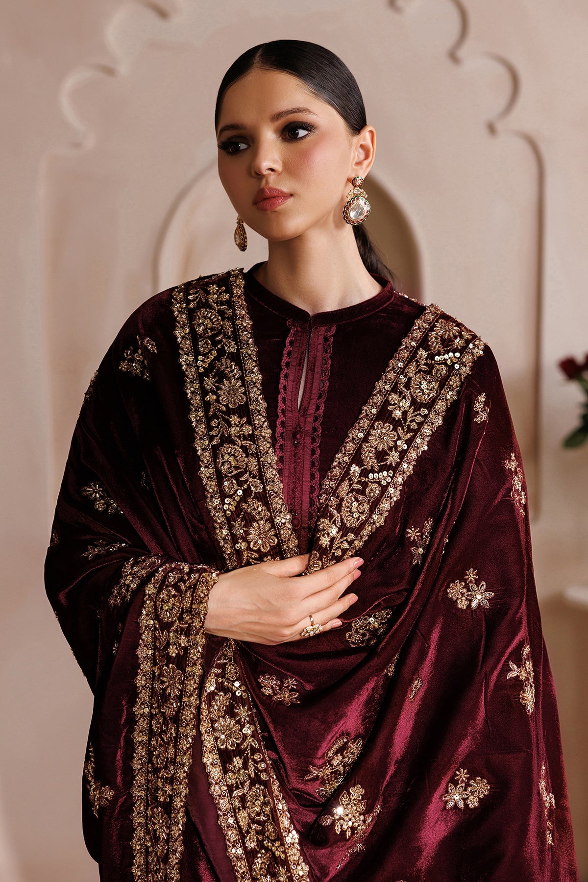EMBROIDERED VELVET SHAWL VS-70