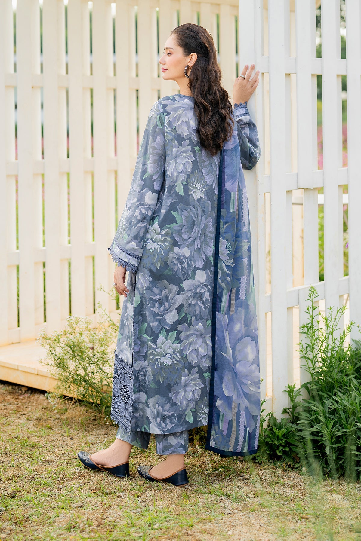 EMBROIDERED LAWN SF-4219