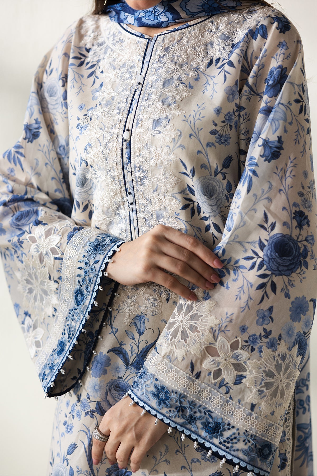 EMBROIDERED LAWN UF-4429