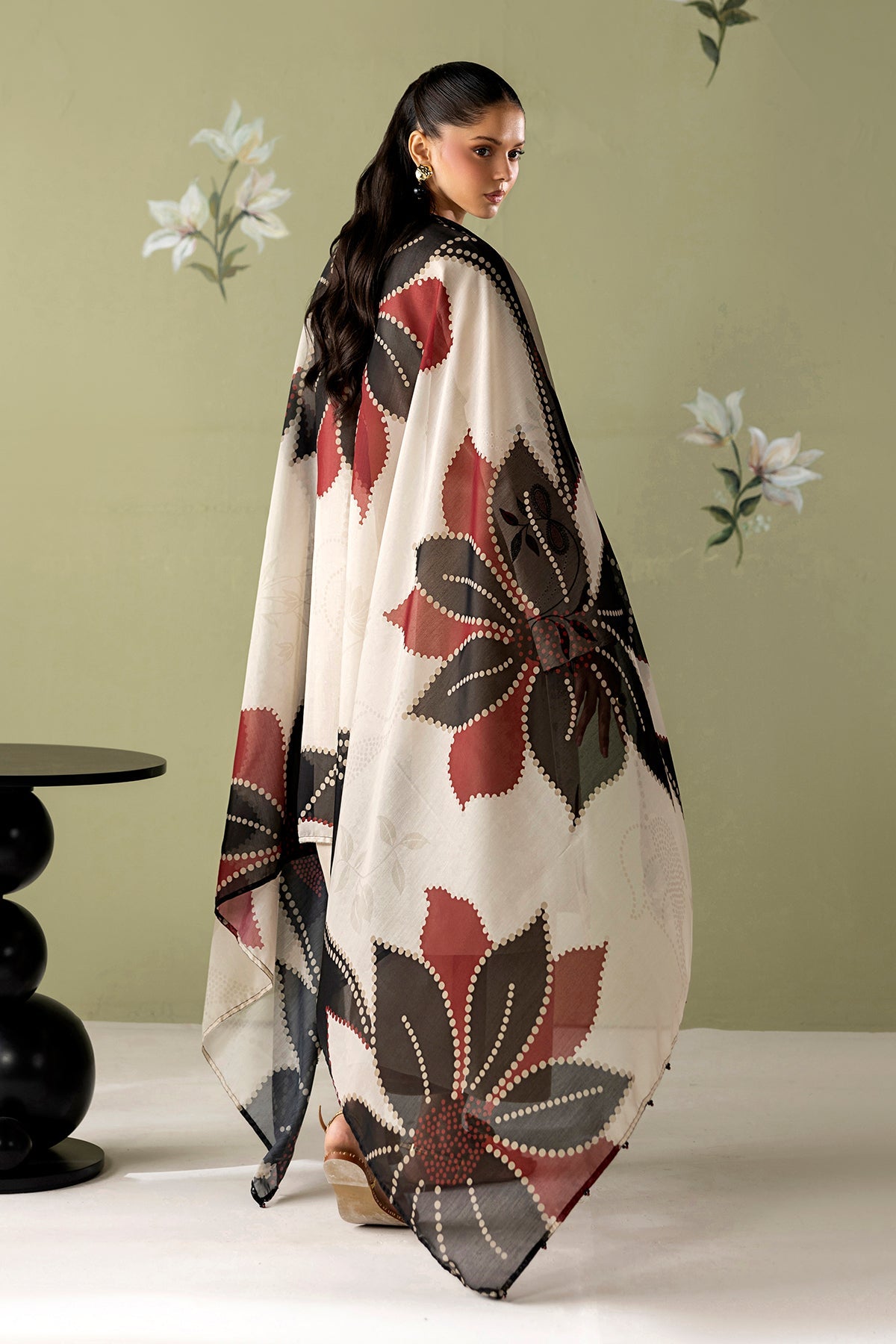 EMBROIDERED LAWN UF-4418