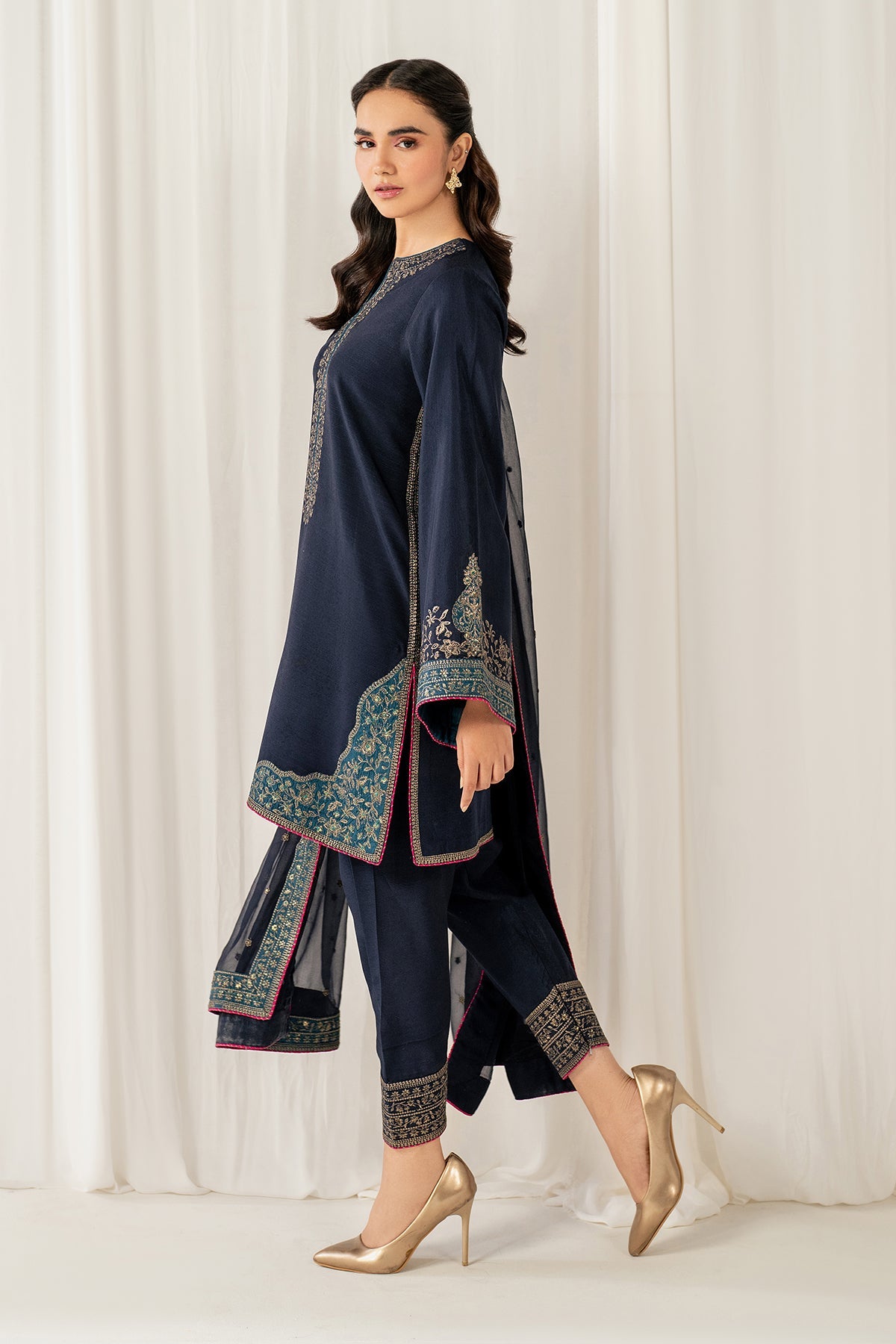 EMBROIDERED SILK SF-4049