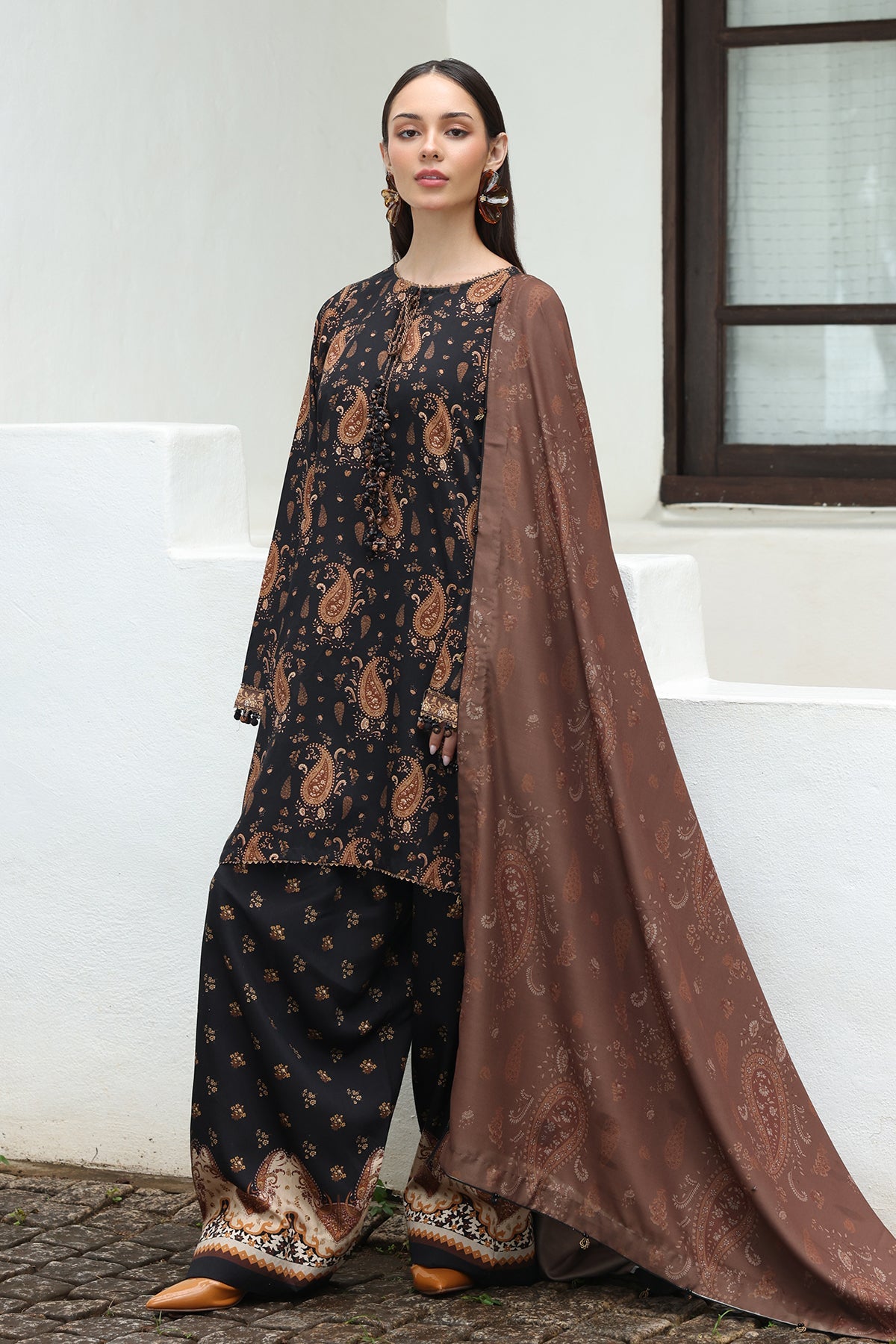 EMBROIDERED VISCOSE SILK UF-4613