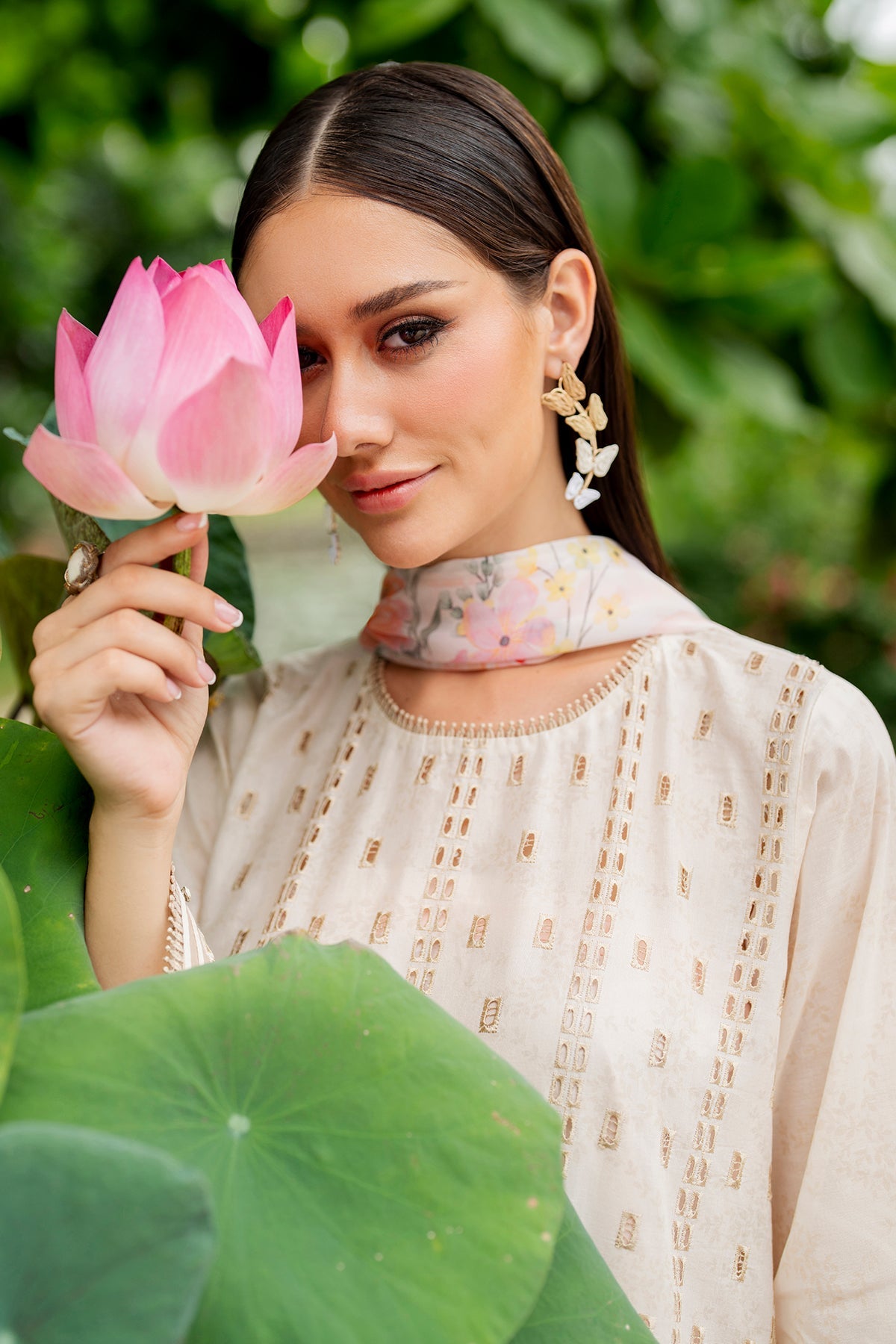 EMBROIDERED LAWN SF-4274