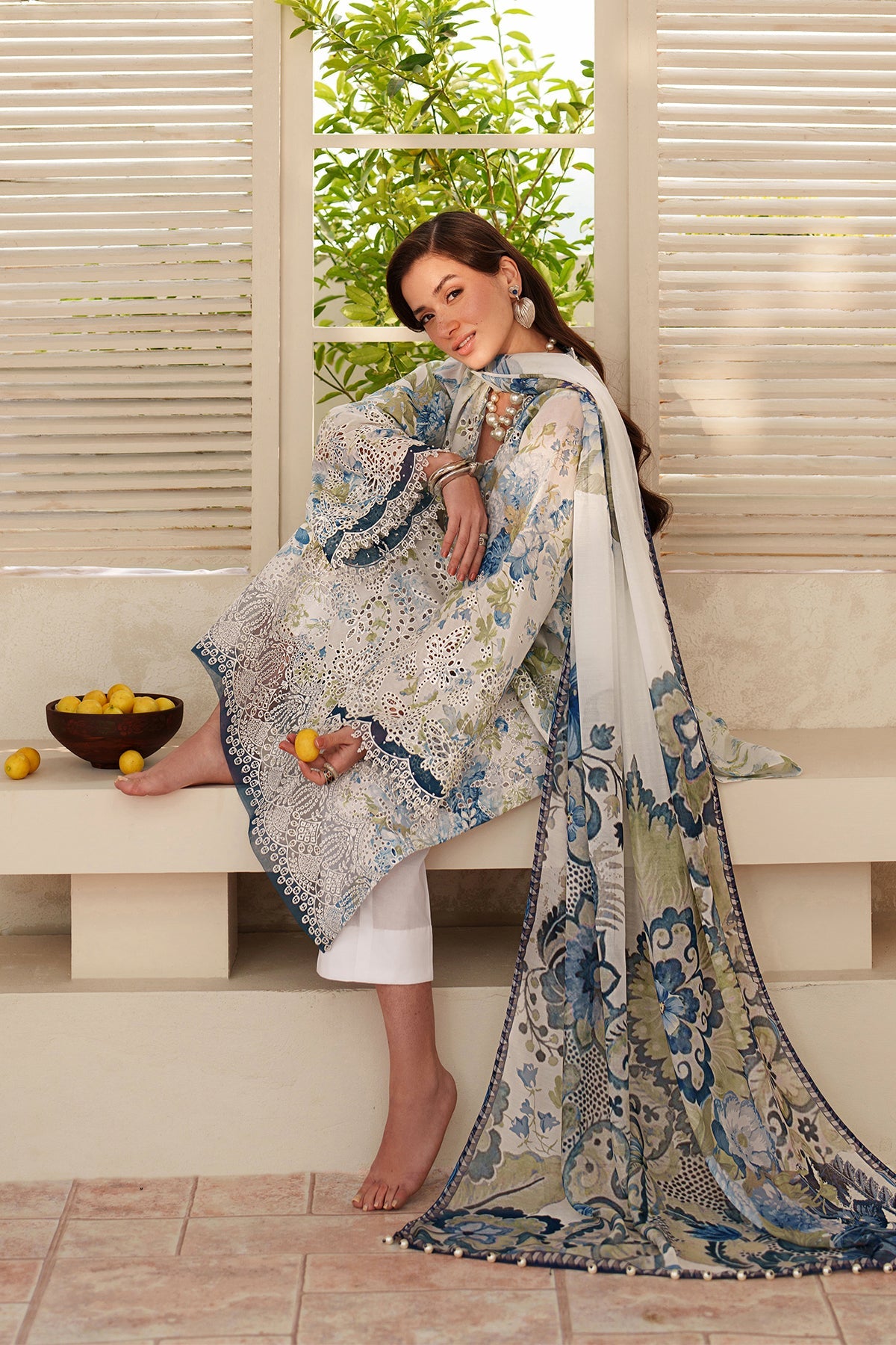 EMBROIDERED LAWN UF-4401