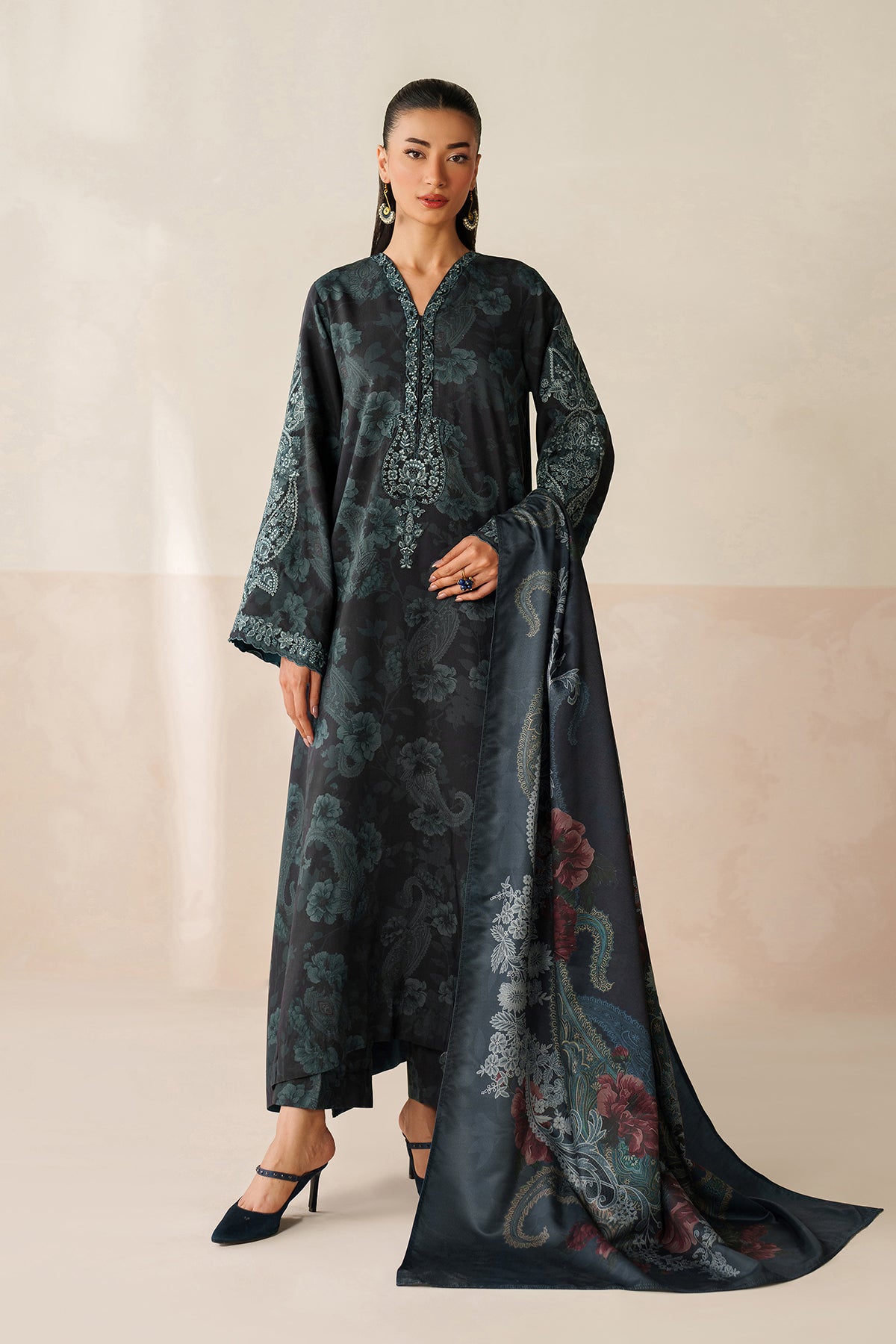 EMBROIDERED VISCOSE SILK UF-4280