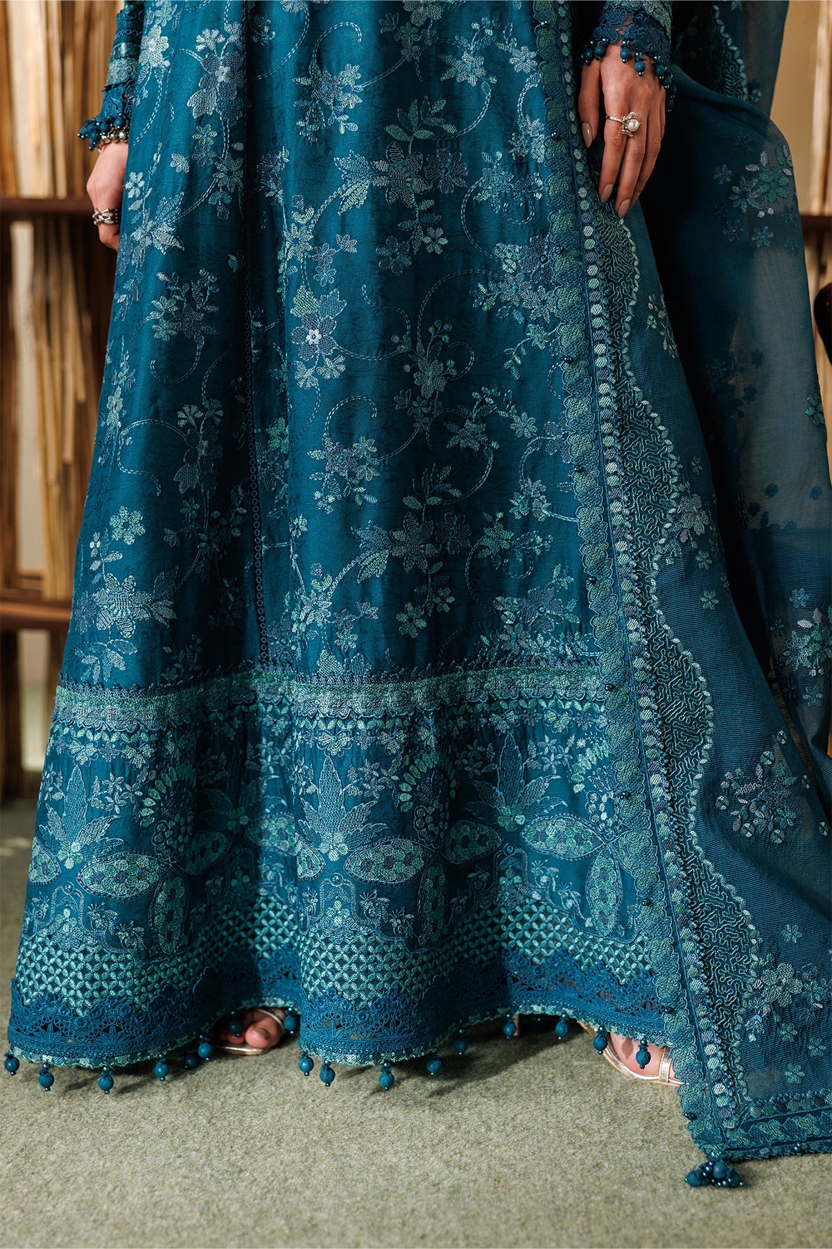 EMBROIDERED LAWN EL26-D04 STITCHED