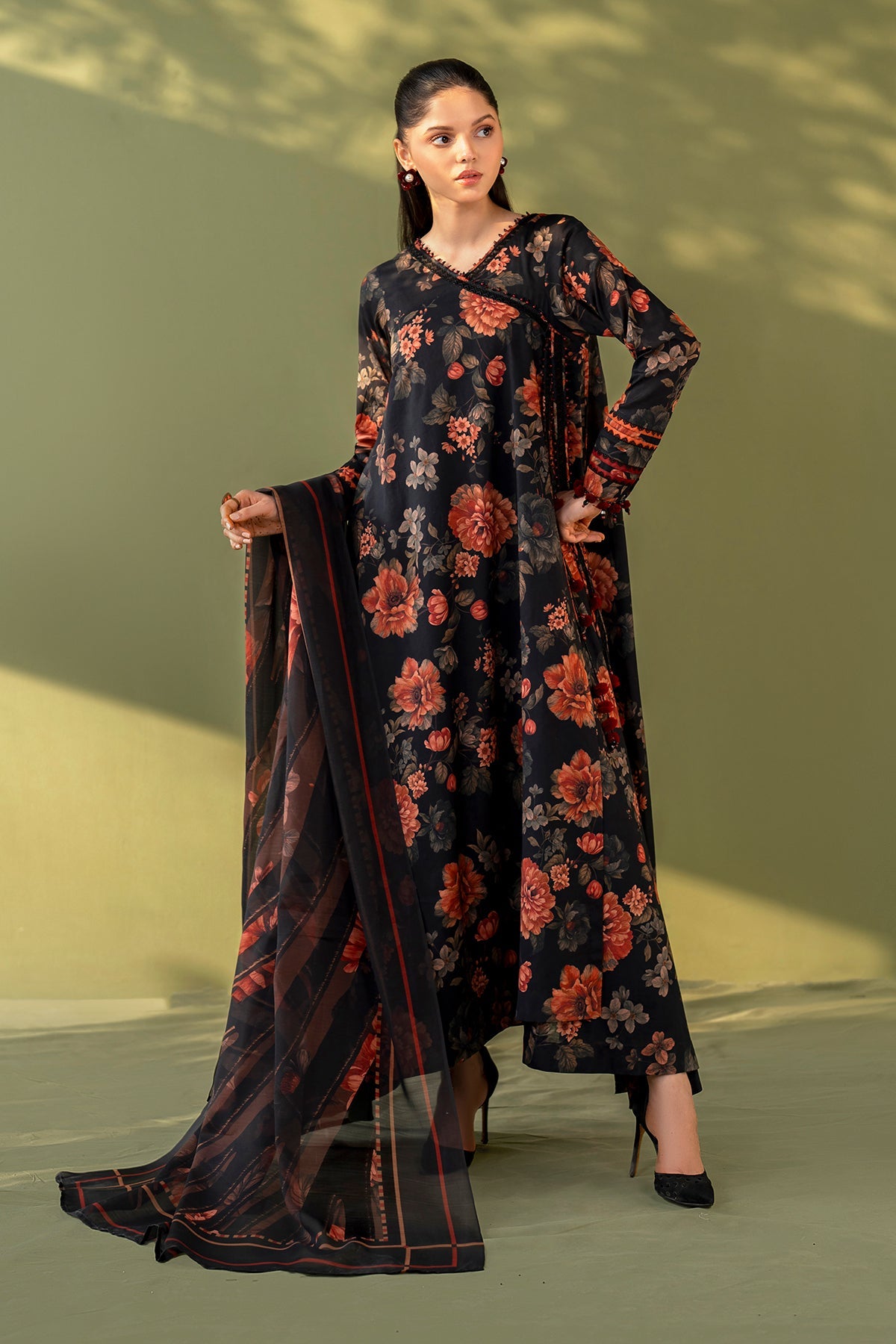 EMBROIDERED LAWN UF-4172