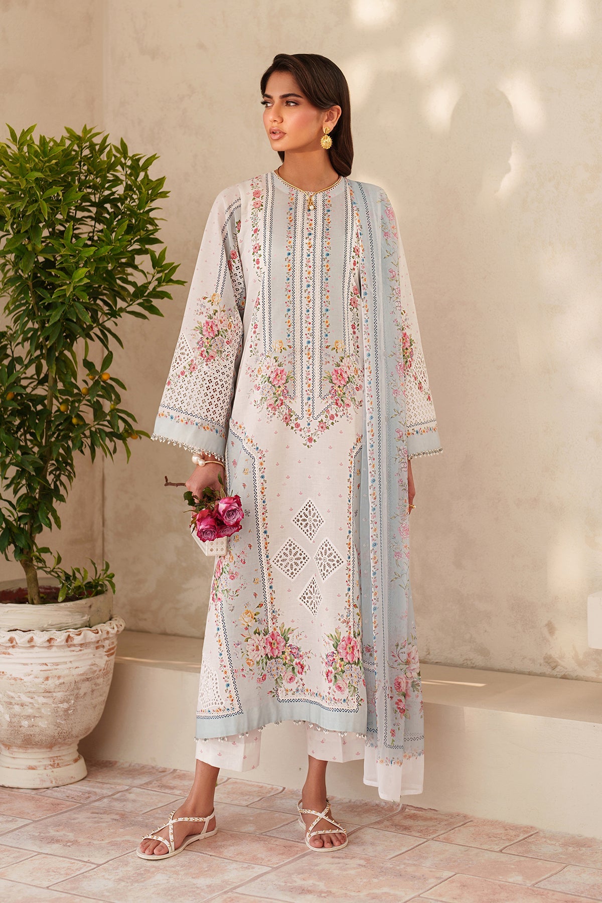 EMBROIDERED LAWN UF-4402