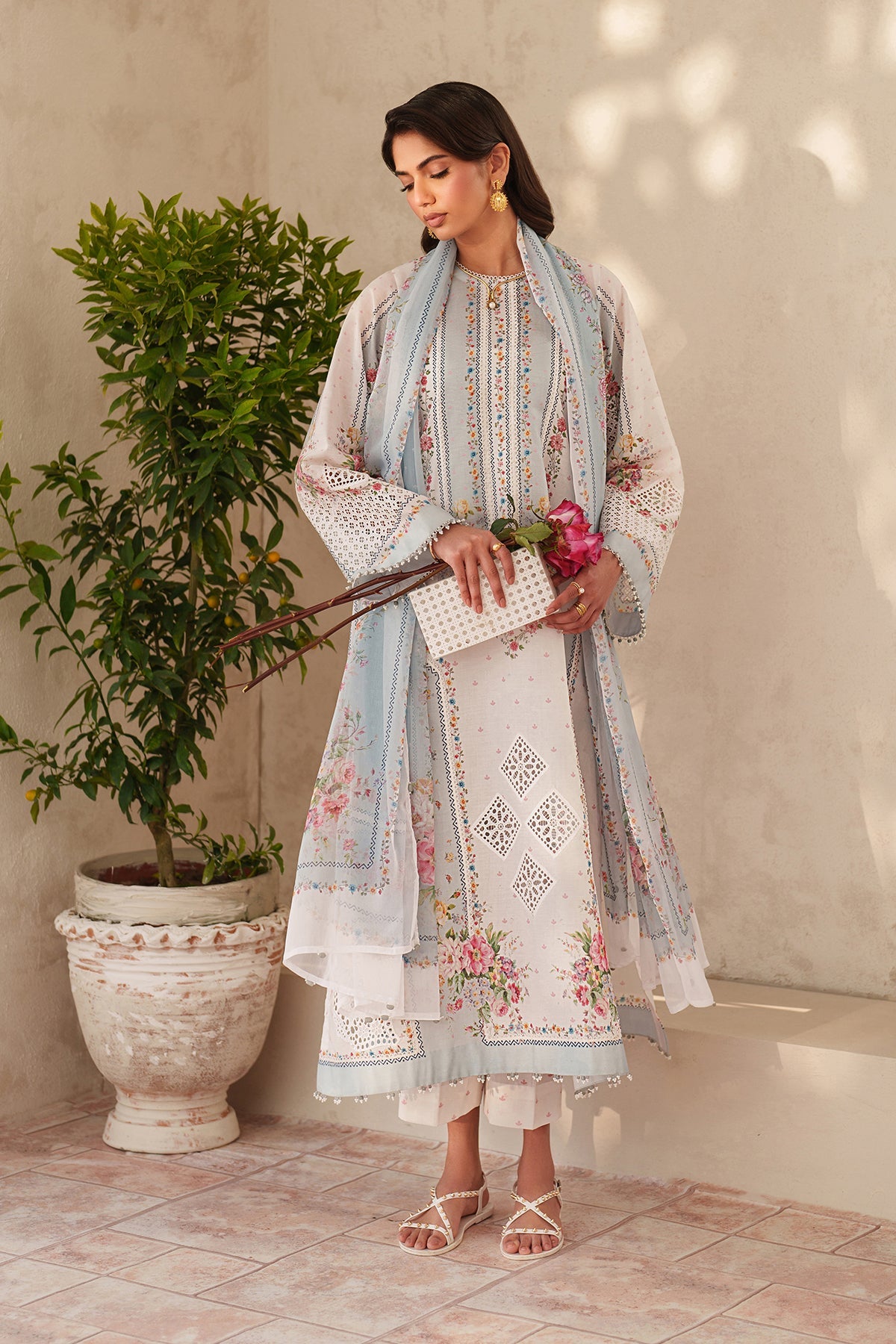 EMBROIDERED LAWN UF-4402