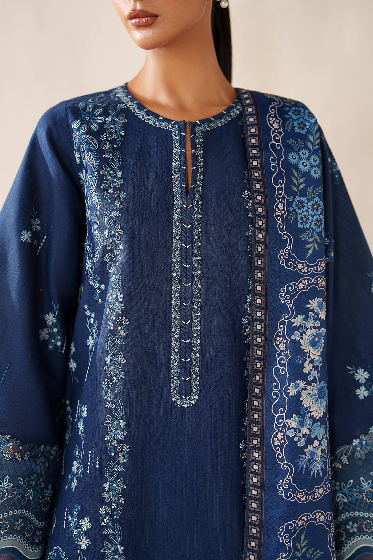 EMBROIDERED KHADDAR UF-4352