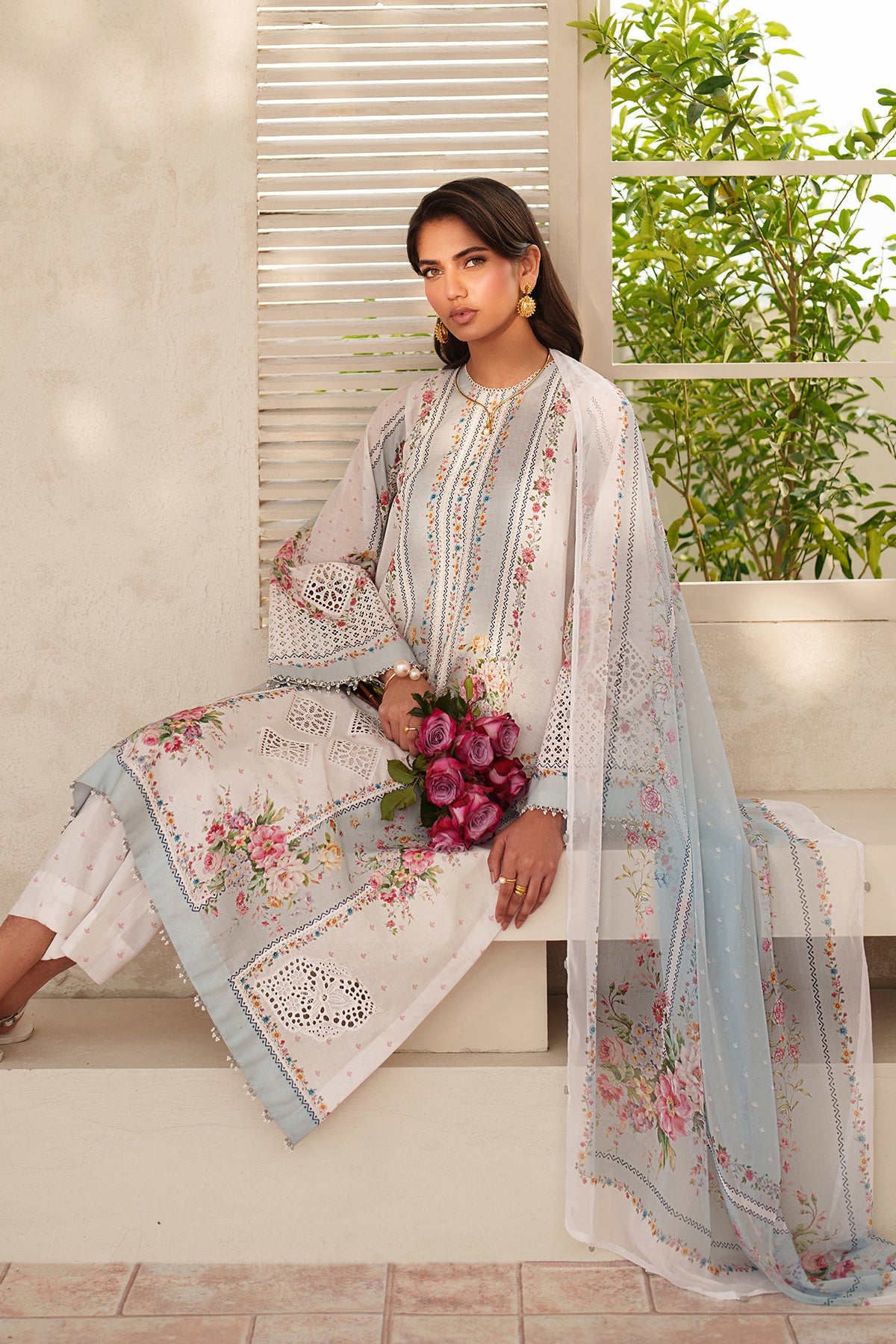 EMBROIDERED LAWN UF-4402
