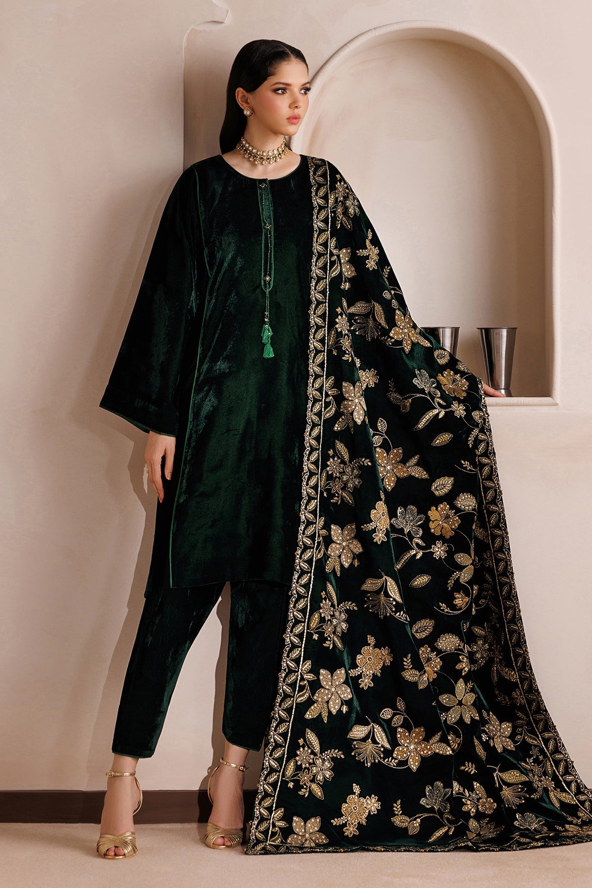 EMBROIDERED VELVET SHAWL VS-65